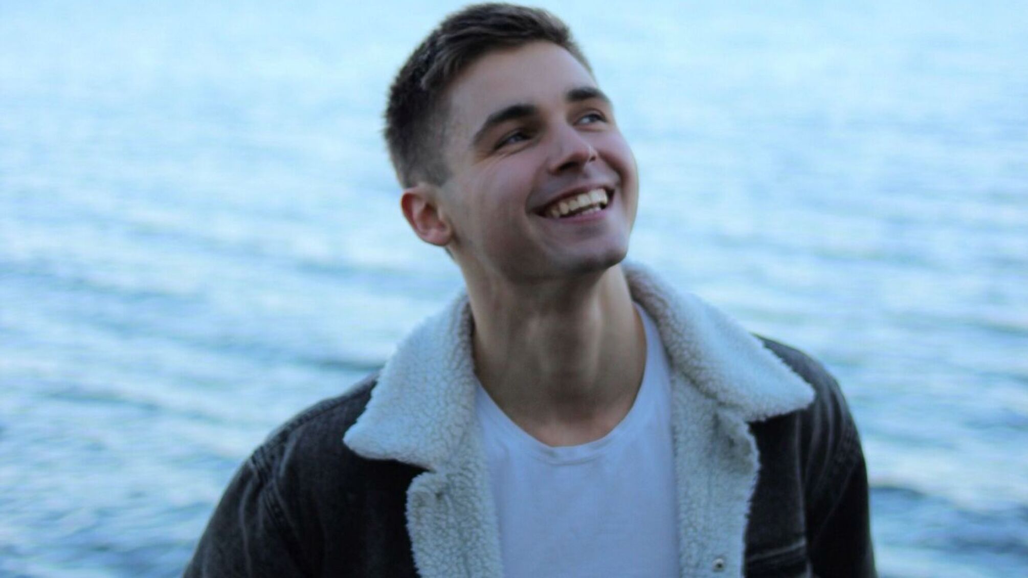 Певец Виктор Кириллов представил 'Голые березы' – хит, который разорвал ТикТок