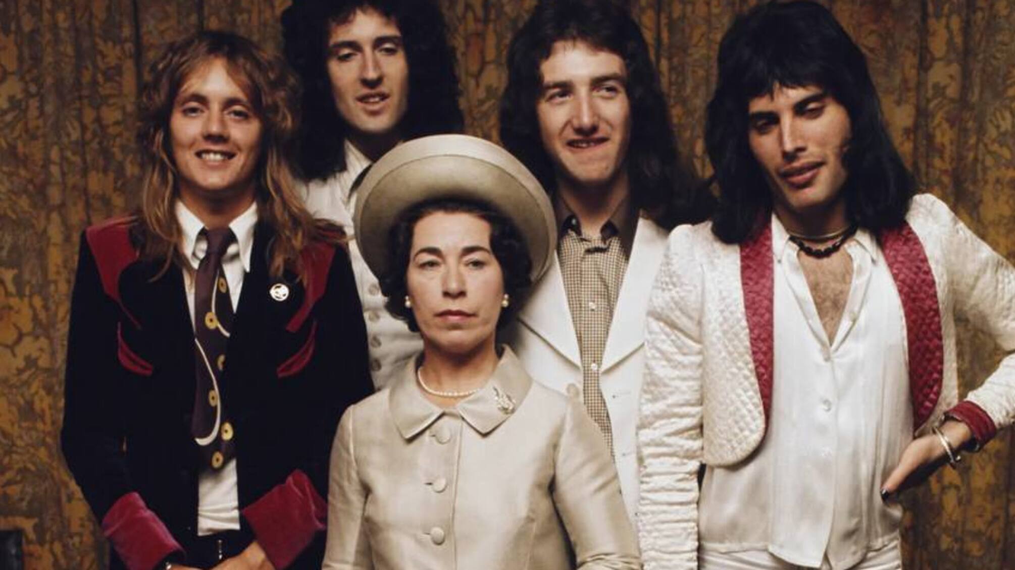 Найреалістичніший двійник Єлизавети II померла у віці королеви в 96-річному віці