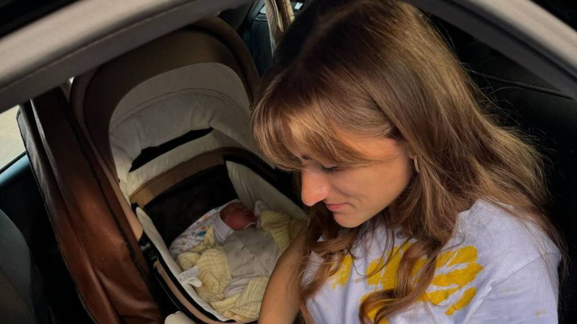 Блогер Даша Евтух с ребенком