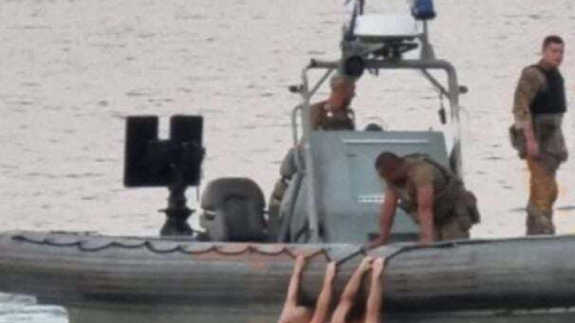 Військові моряки врятували цивільних, віднесених у відкрите море в Одесі (фото)