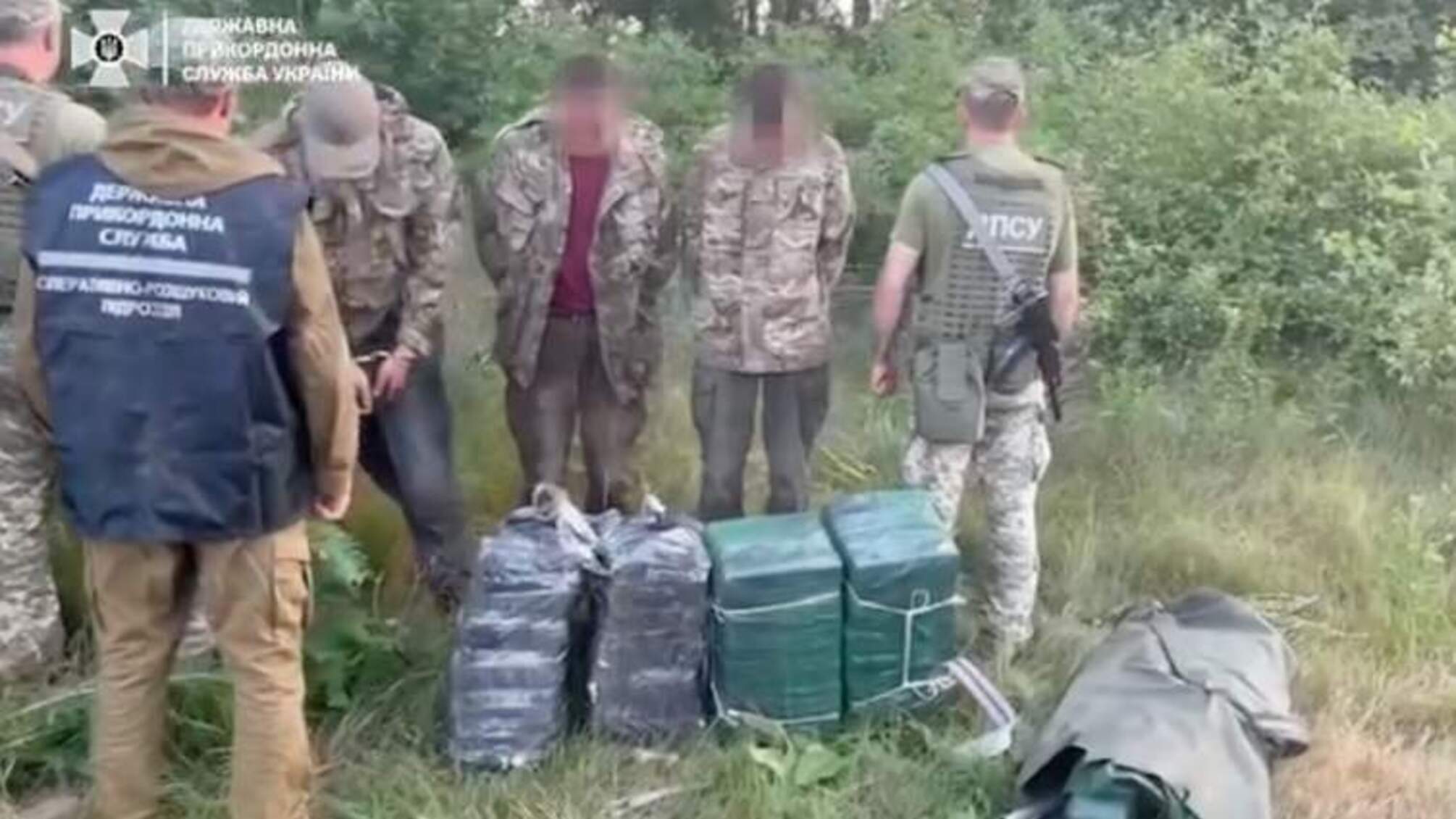 2 тысячи пачек сигарет резиновой лодкой в Польшу: на границе обнаружено