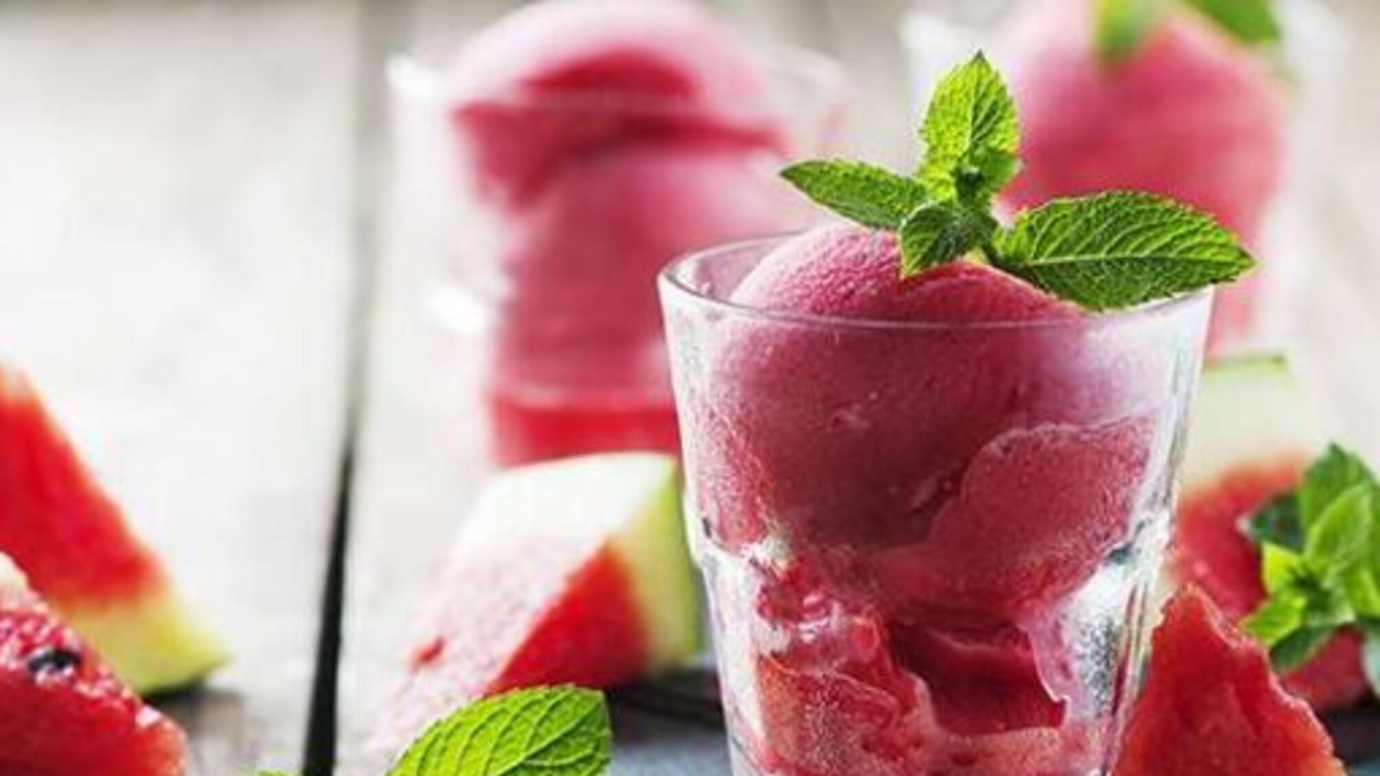 Охлажденный десерт из арбуза для вашей летней вечеринки