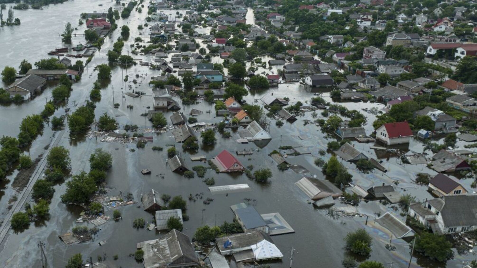 Окупанти підірвали Каховську ГЕС