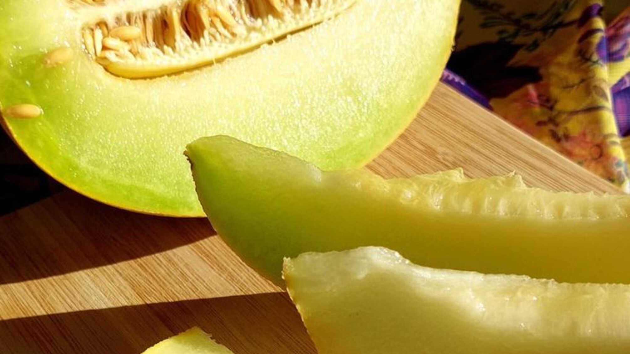 Освежающий десерт с дыней: легкий рецепт на лето