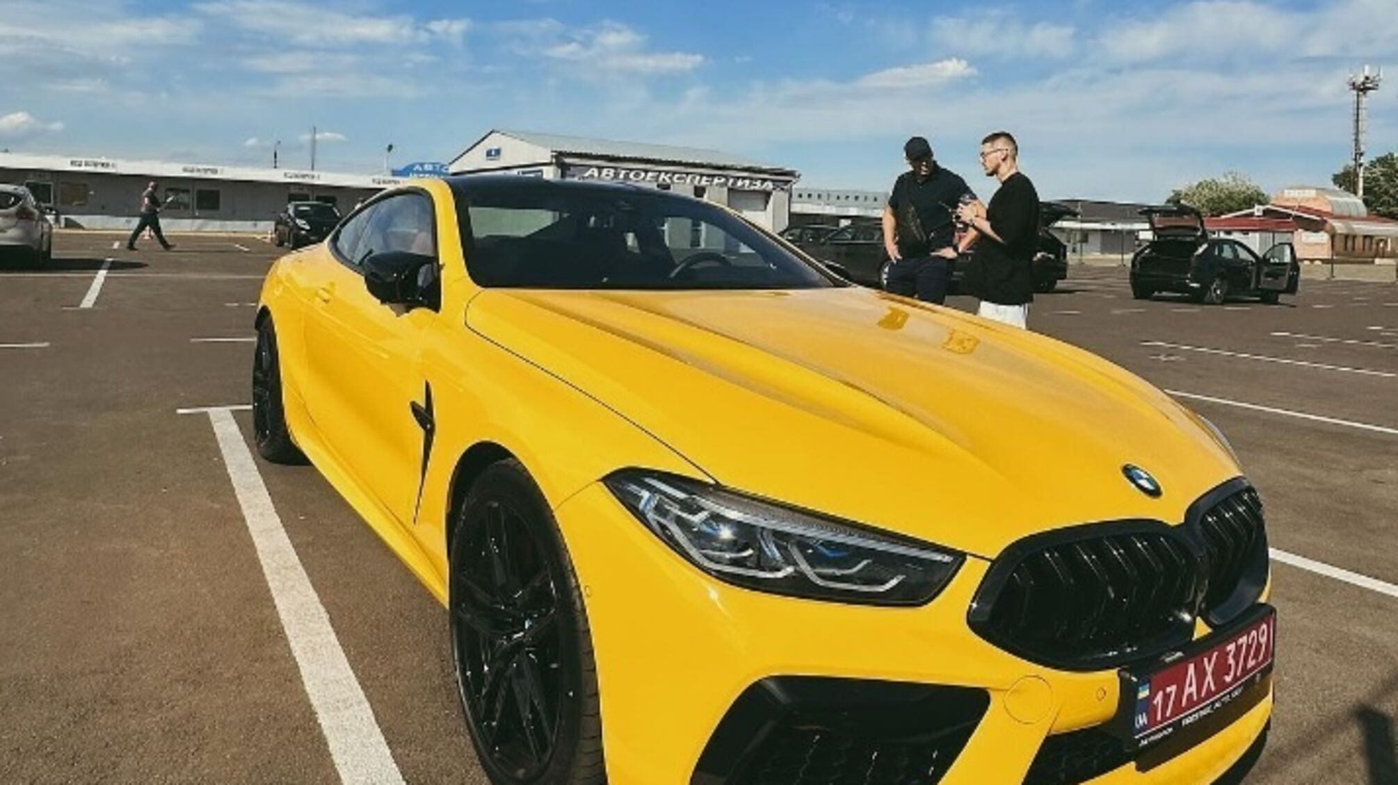 Блогер Волошин продает свое BMW за почти 8 миллионов гривен