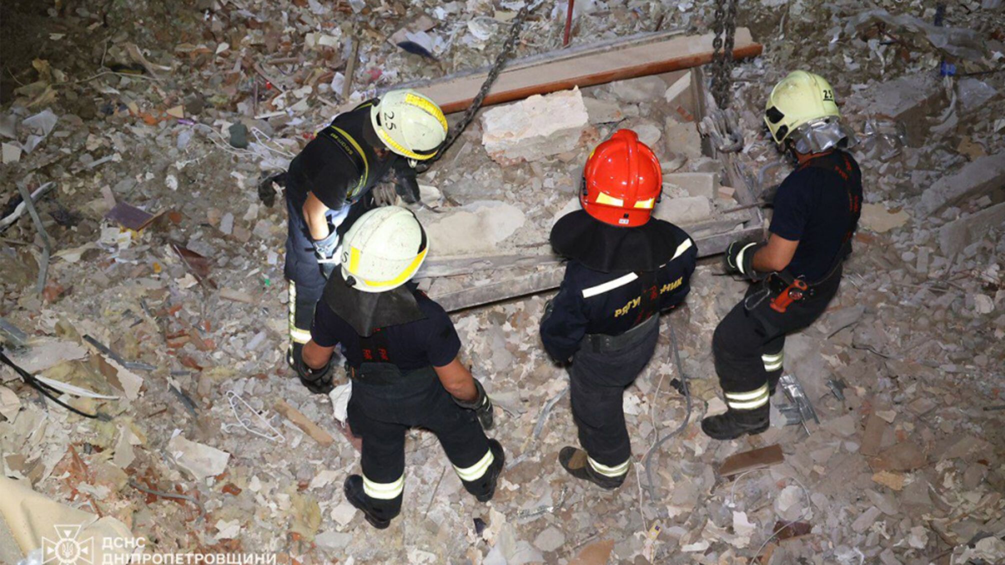 В Днепре увеличилось количество жертв: под завалами нашли тело женщины