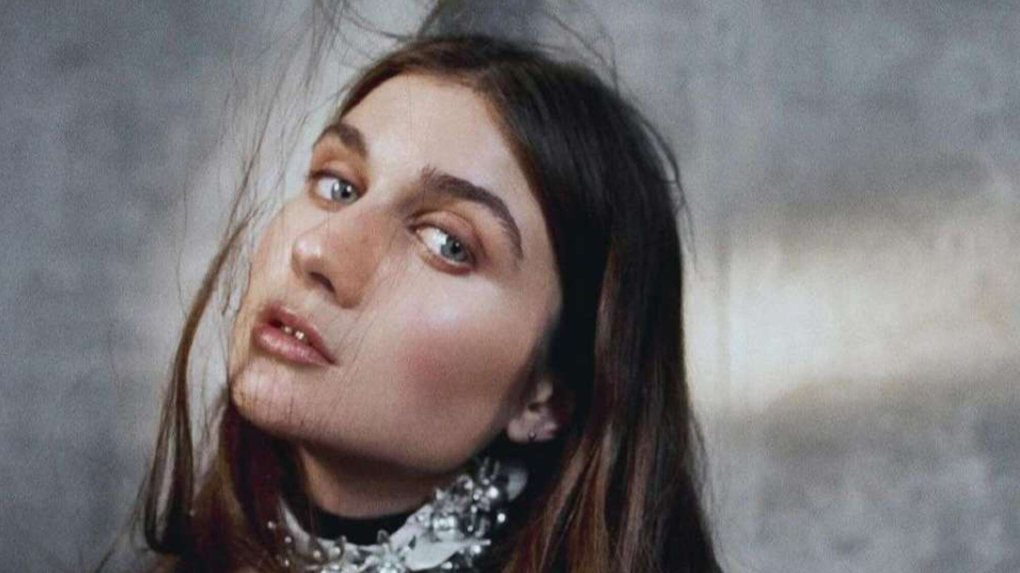 Jerry Heil знялася у розкішній фотосесії для обкладинки ELLE