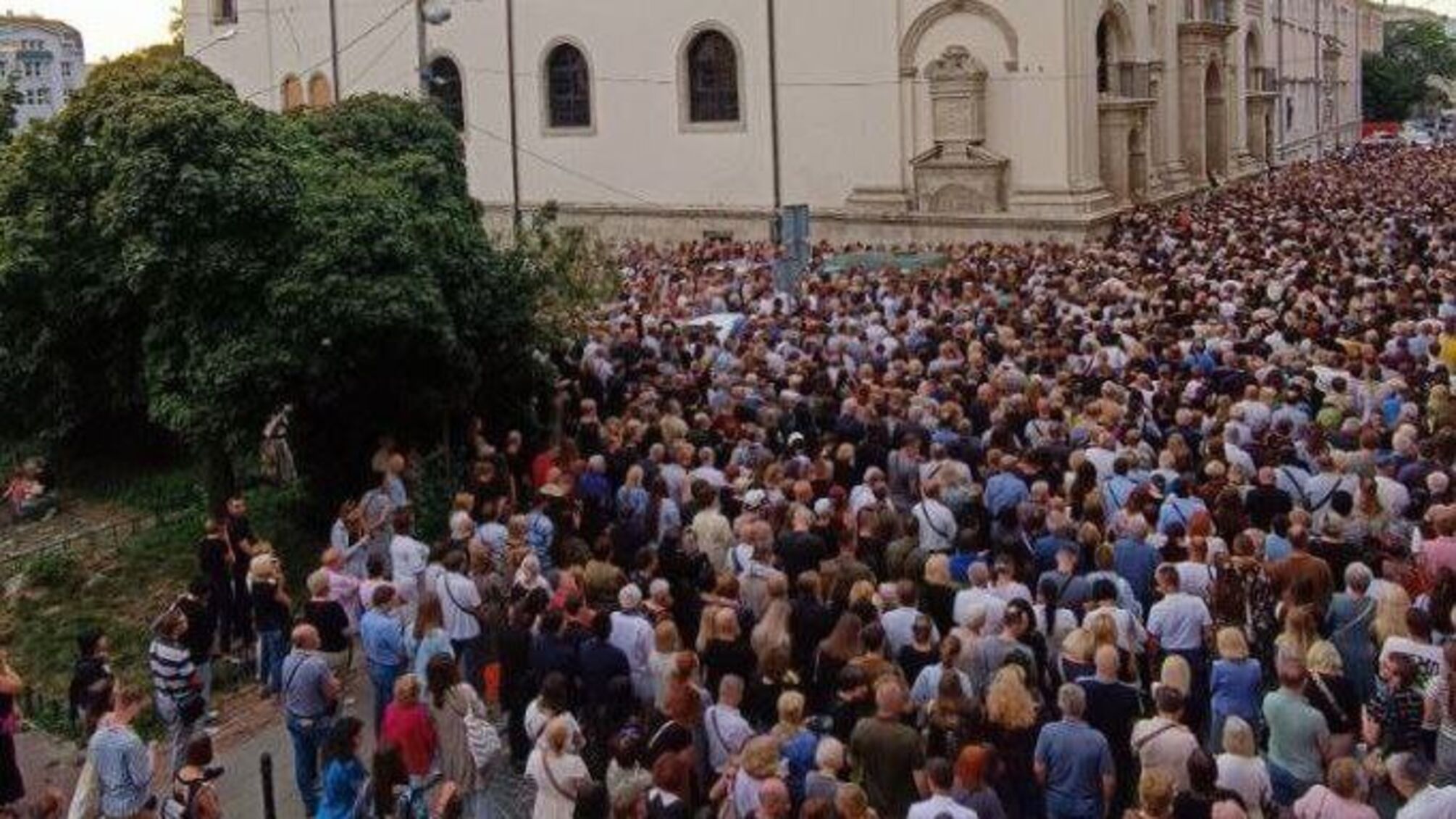 Оксана Забужко о возможной угрозе на похоронах Ирины Фарион: 'Будем внимательны'