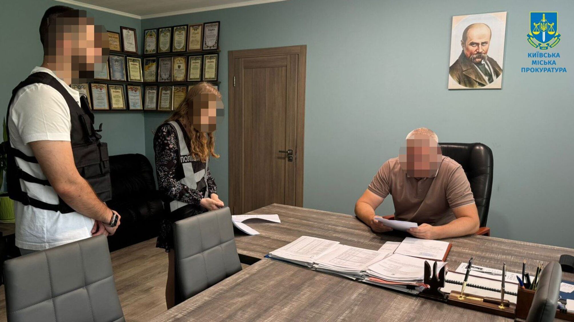 Директор коммунального предприятия в Киеве завышал стоимость ремонтных материалов