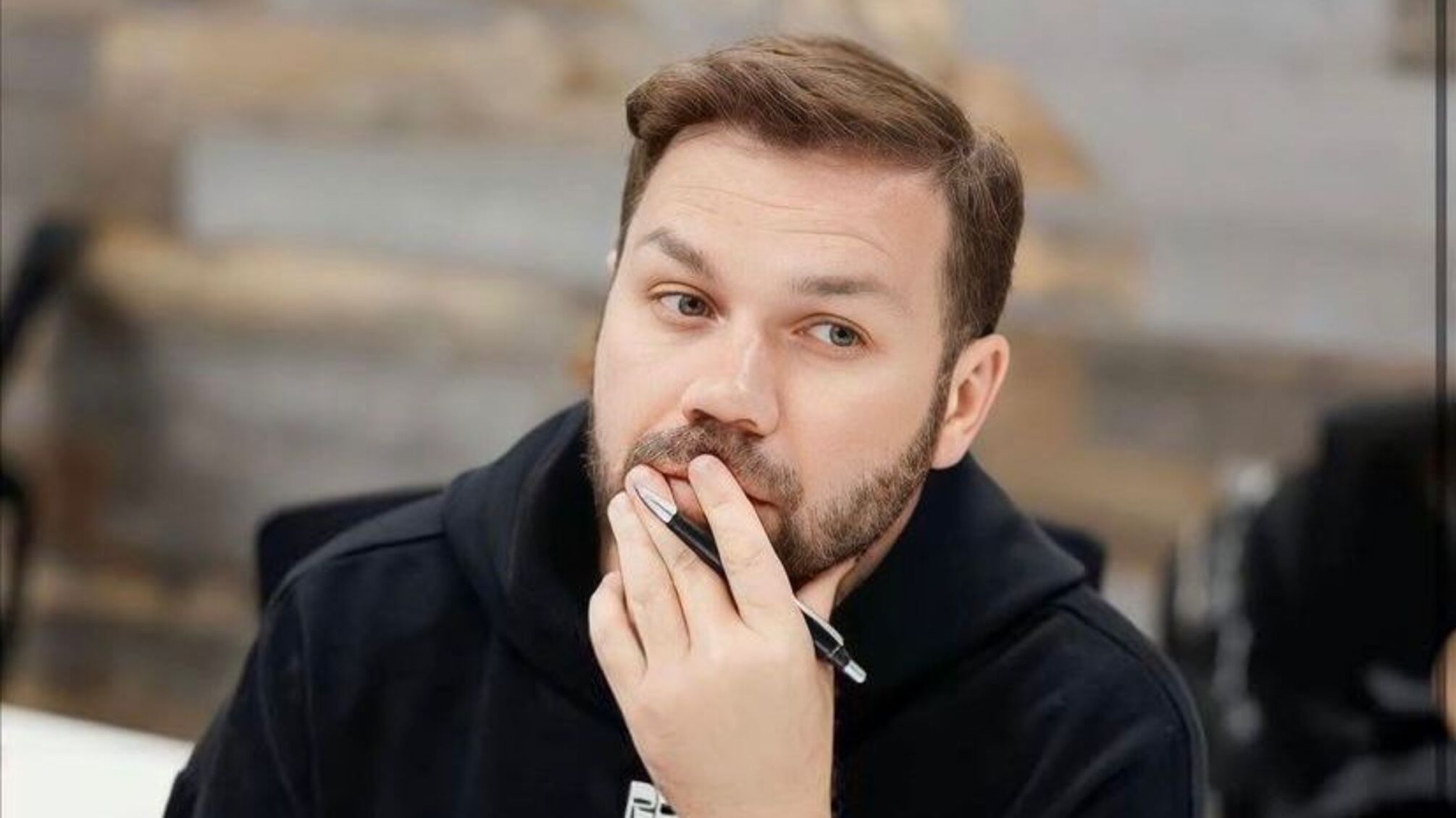 Історія відомого жакету Chanel: подробиці від Андре Тана