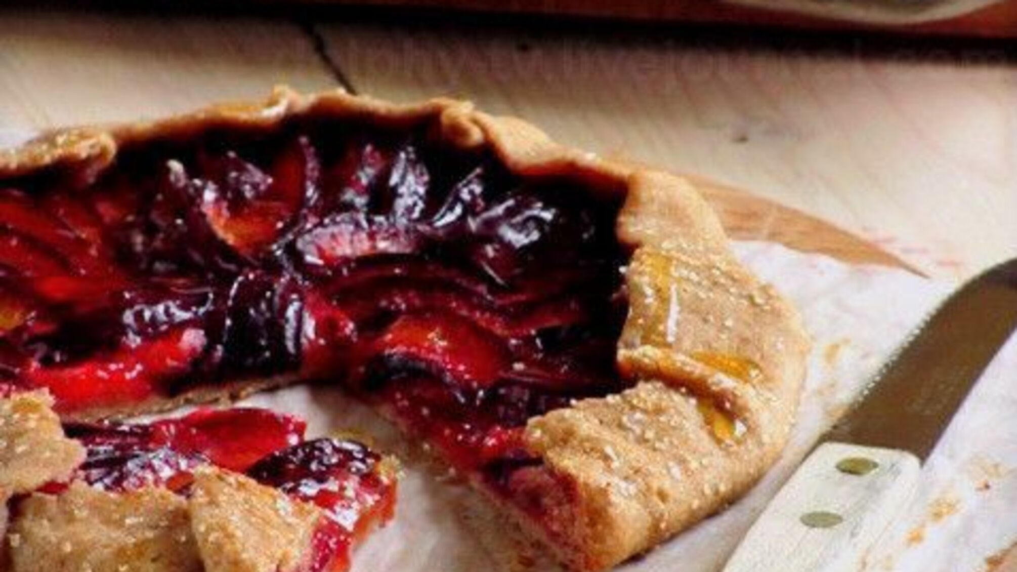 Ароматна галета зі сливою: простий рецепт