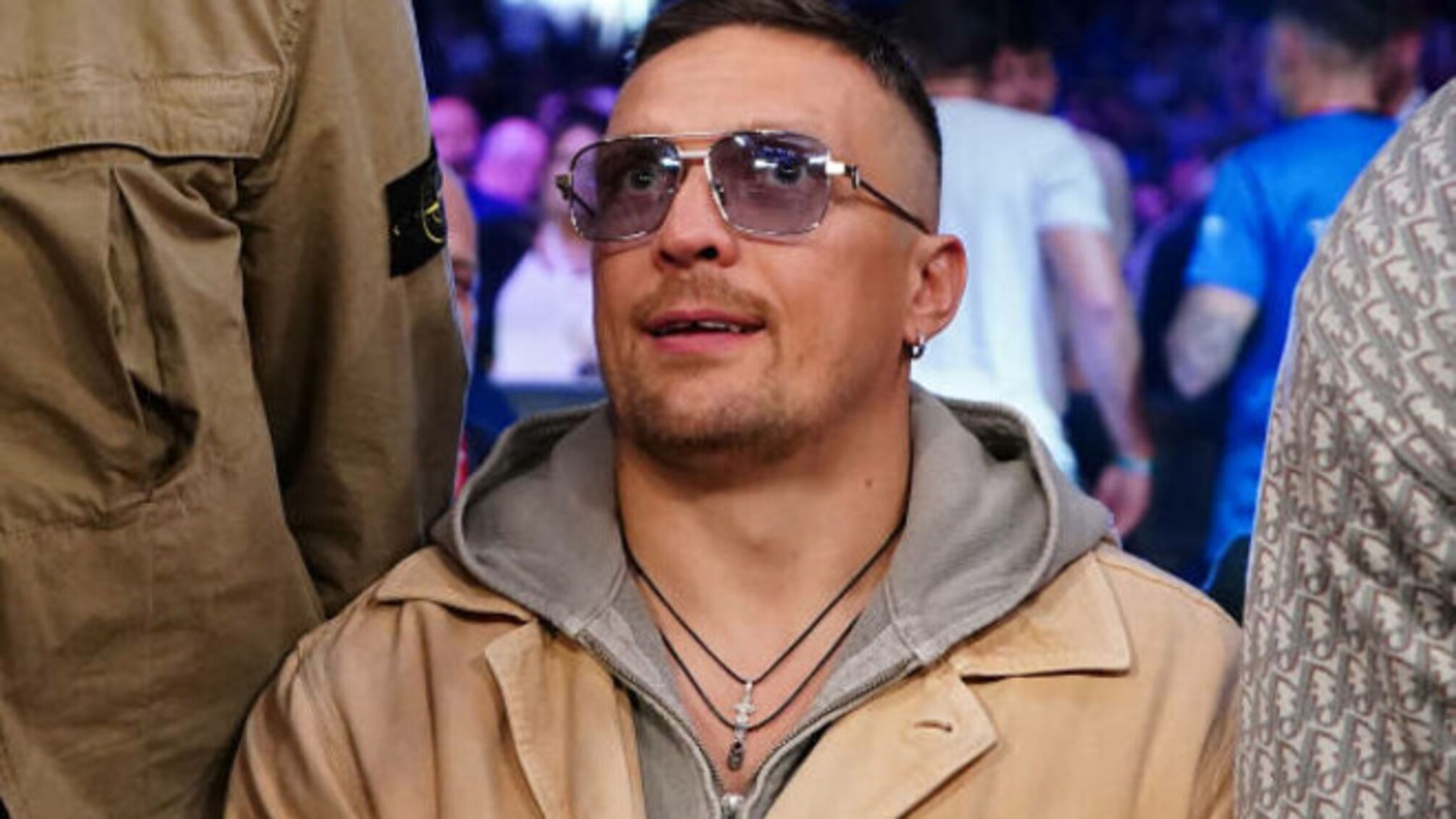 Александр Усик прибыл в Париж, чтобы поддержать сборную.