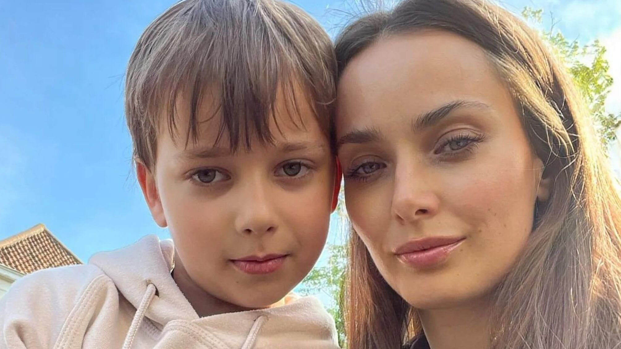 Ксения Мишина провела день с сыном у океана