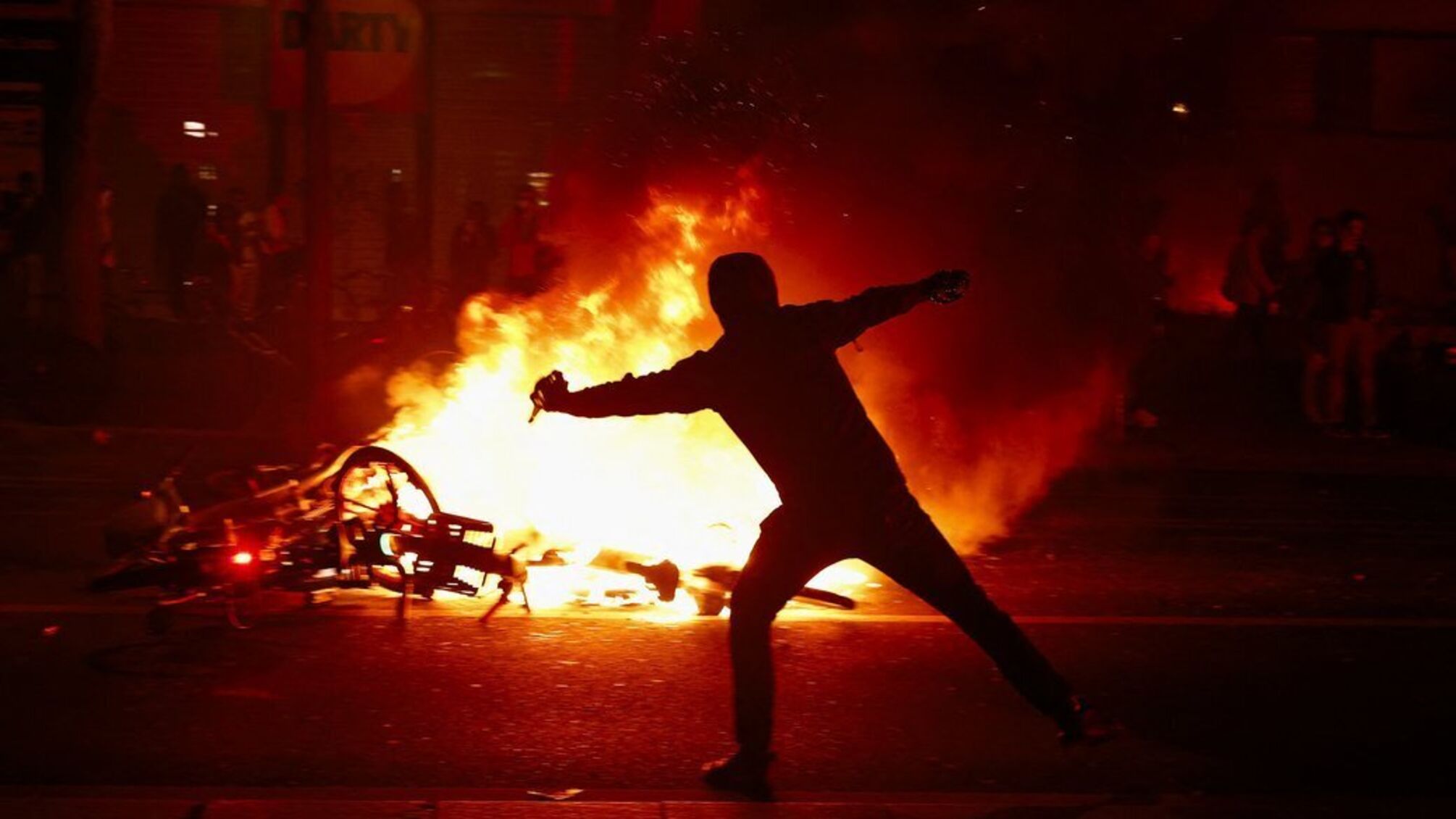 Новая диверсия во Франции: неизвестные повредили кабели интернета