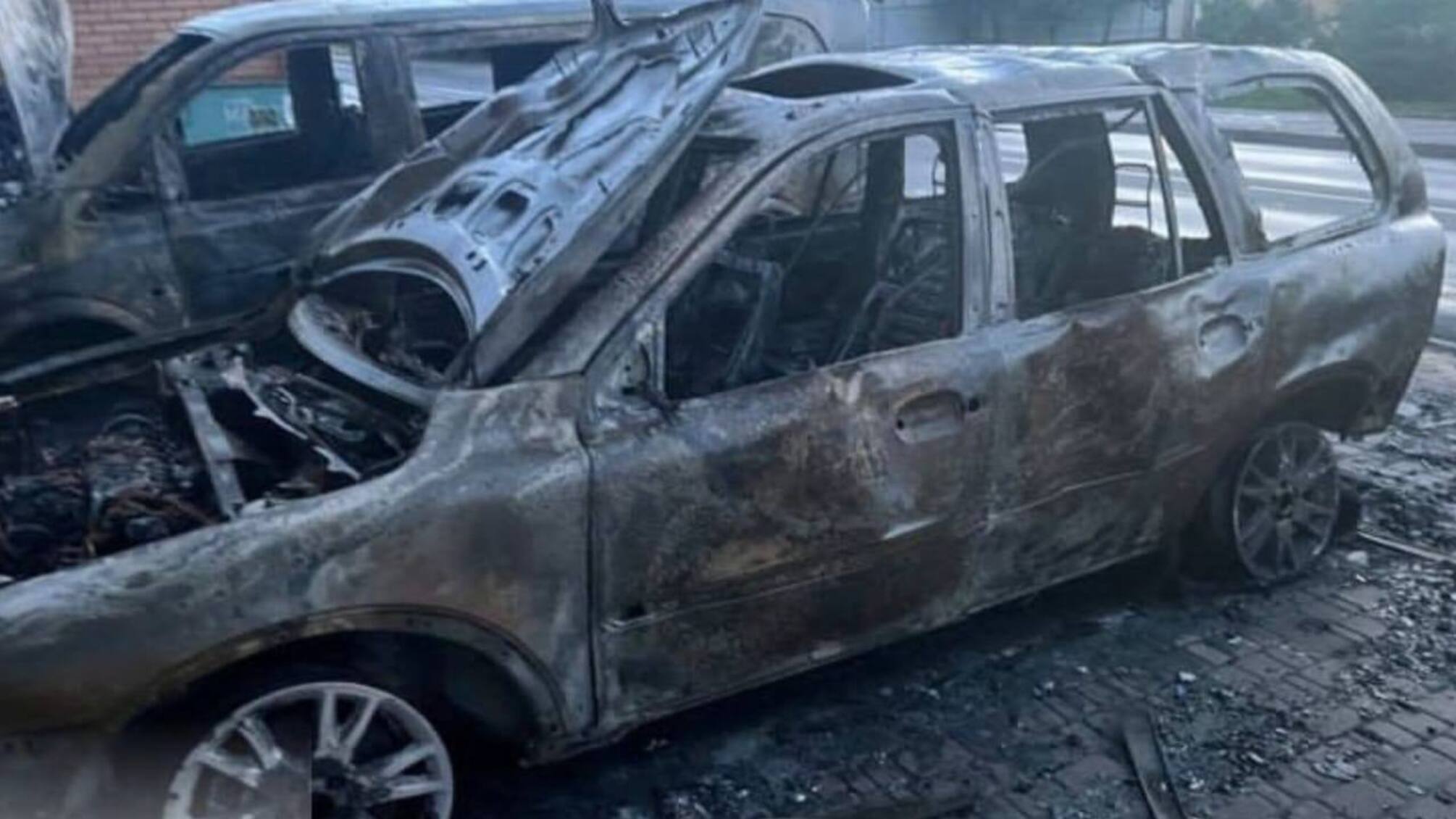 Молодь підпалює автівки за гроші російських спецслужб