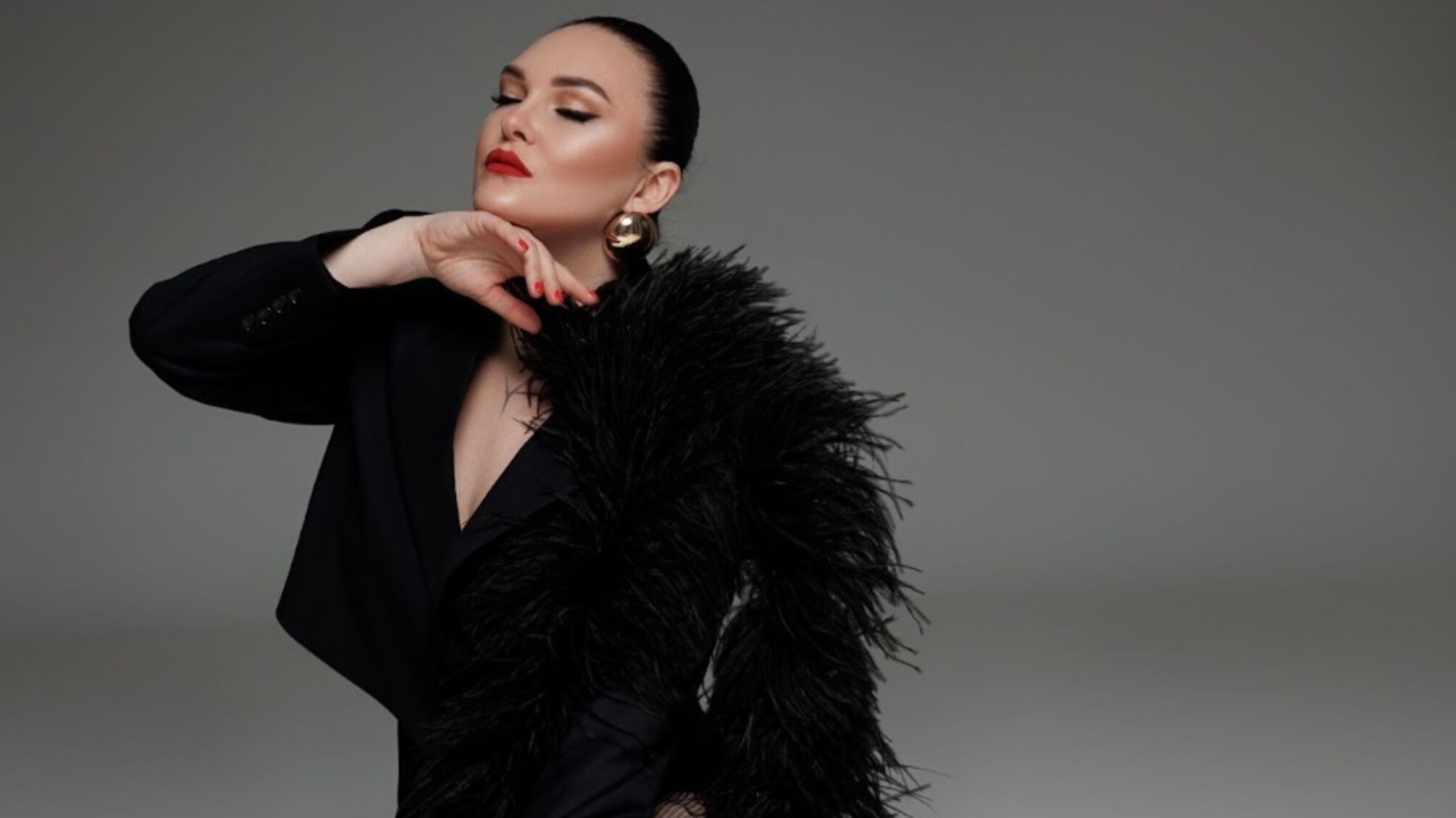 Энергичный и танцевальный альбом 'ВАЙБЫ' от YATSUTA