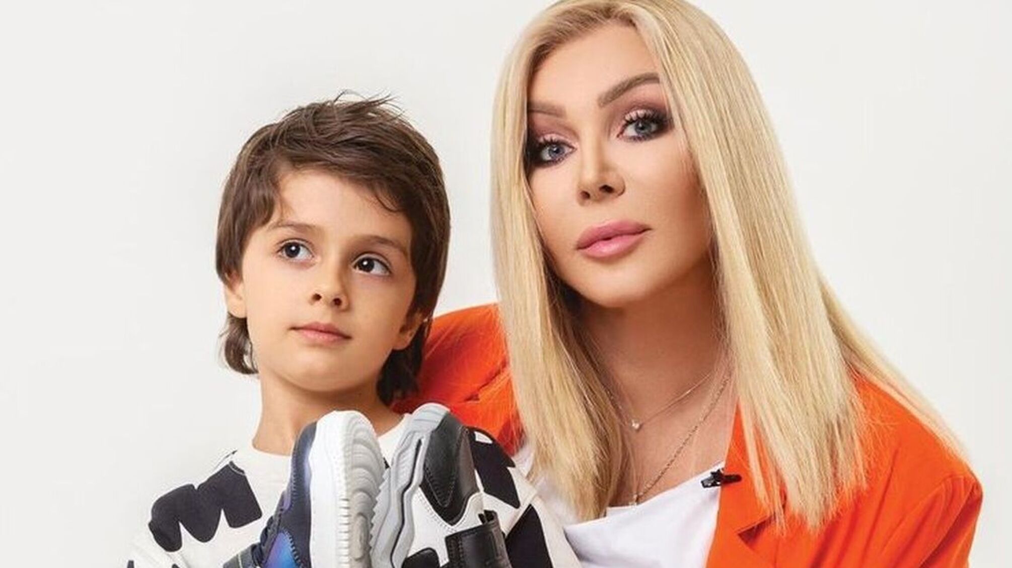 Ирина Билык обнародовала трогательные фото с сыном