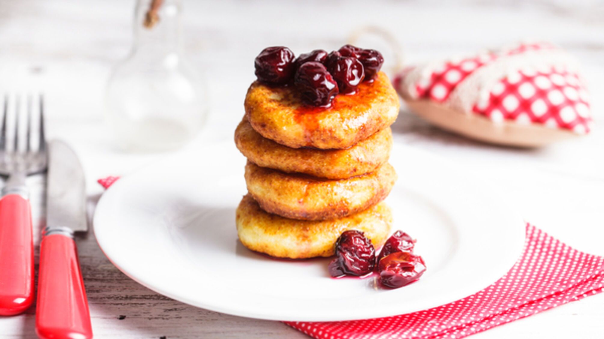 Сырники с вишней: идеальный завтрак для всей семьи