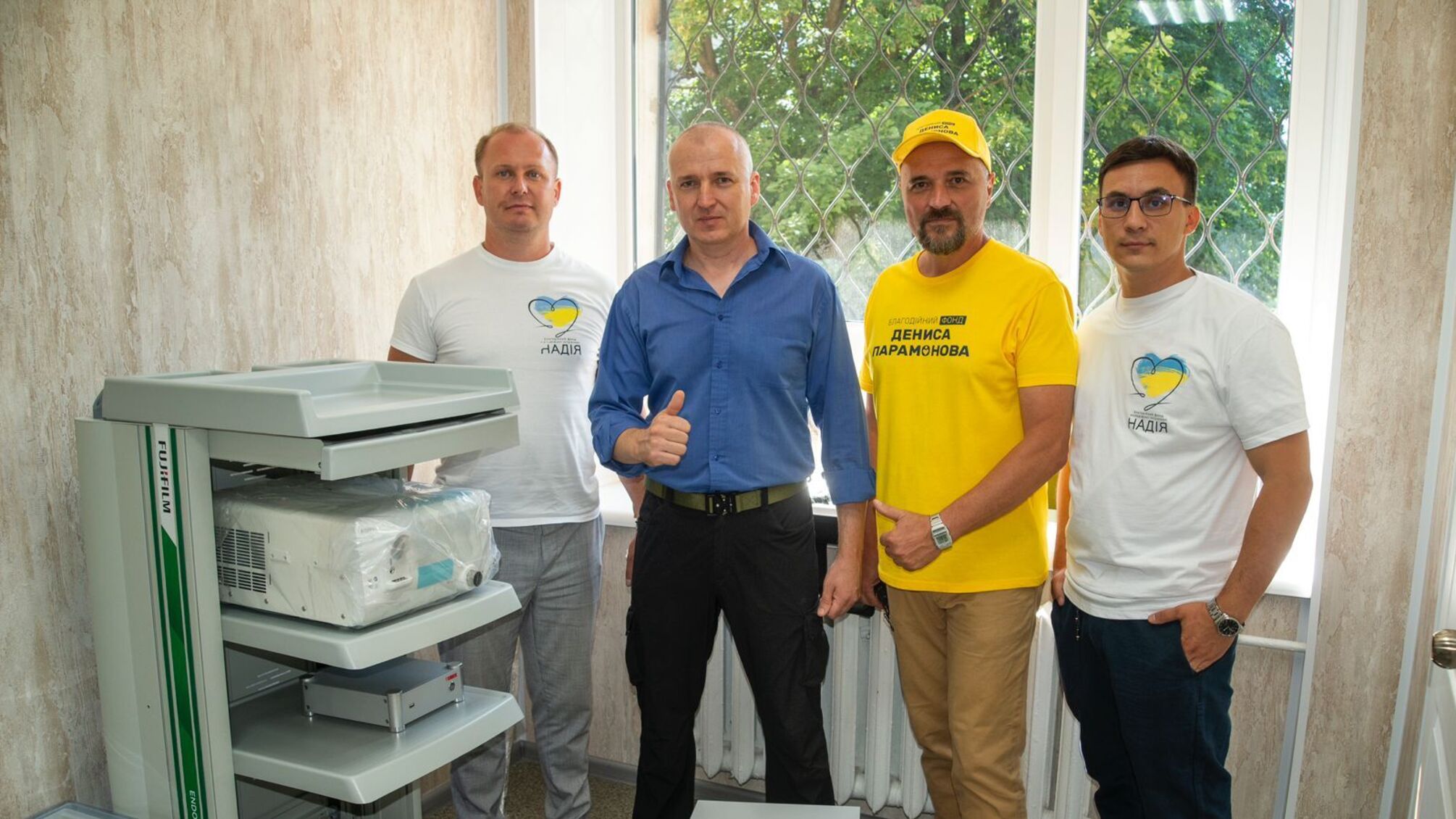 Волонтеры передали оборудование медикам госпиталя ГНСУ в Харьковской области