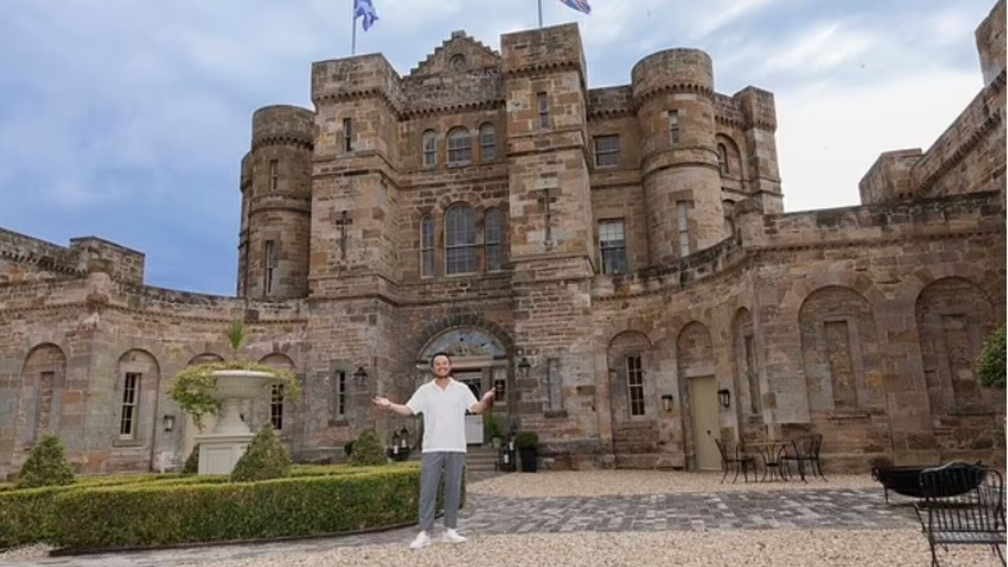 Самотній бізнесмен продає казковий замок у Шотландії за 8 мільйонів фунтів (фото)