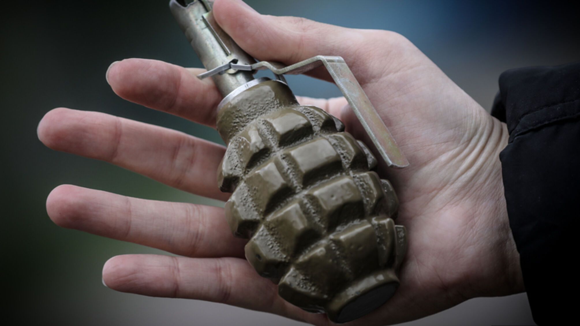 Полиция расследует взрыв гранаты в Киевской области: есть погибший и пострадавший ребенок