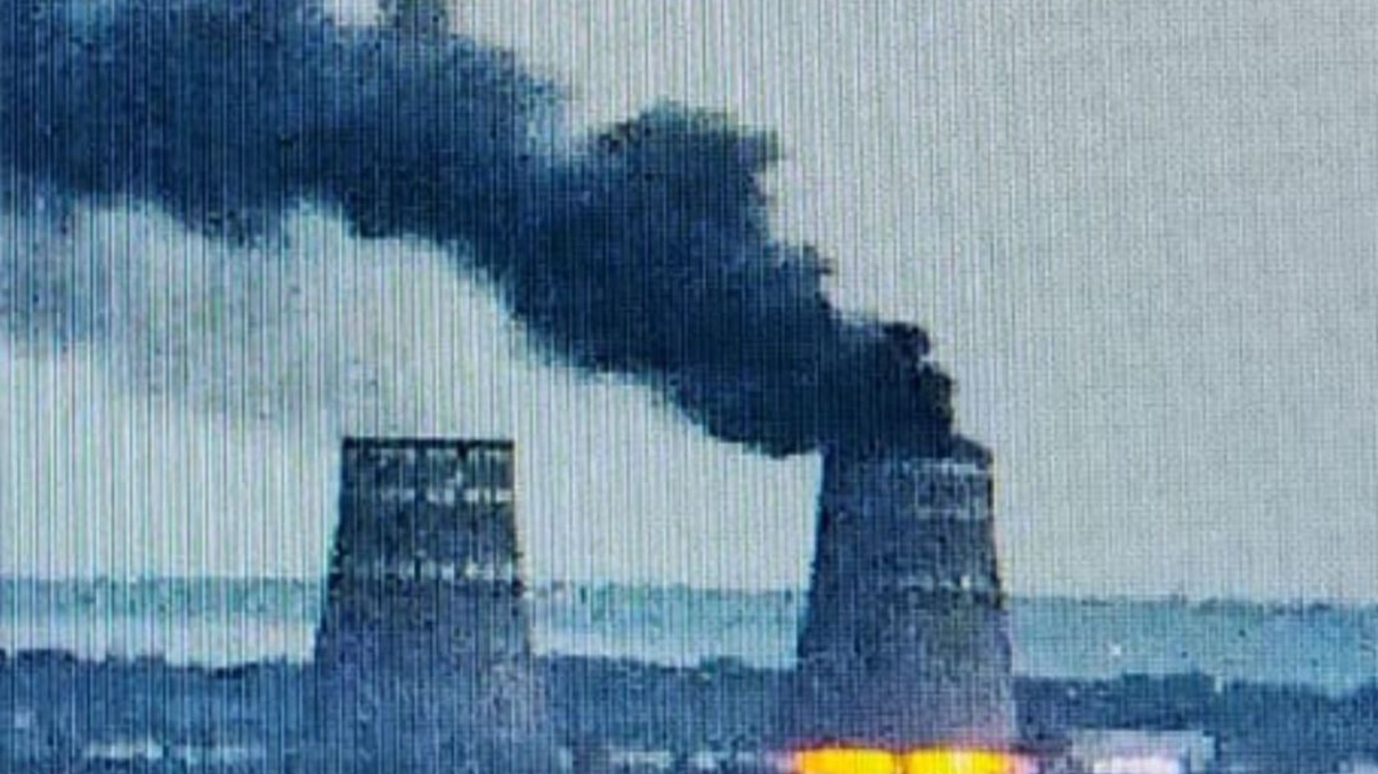 Россияне подожгли градирню Запорожской АЭС. Уровень радиации в норме