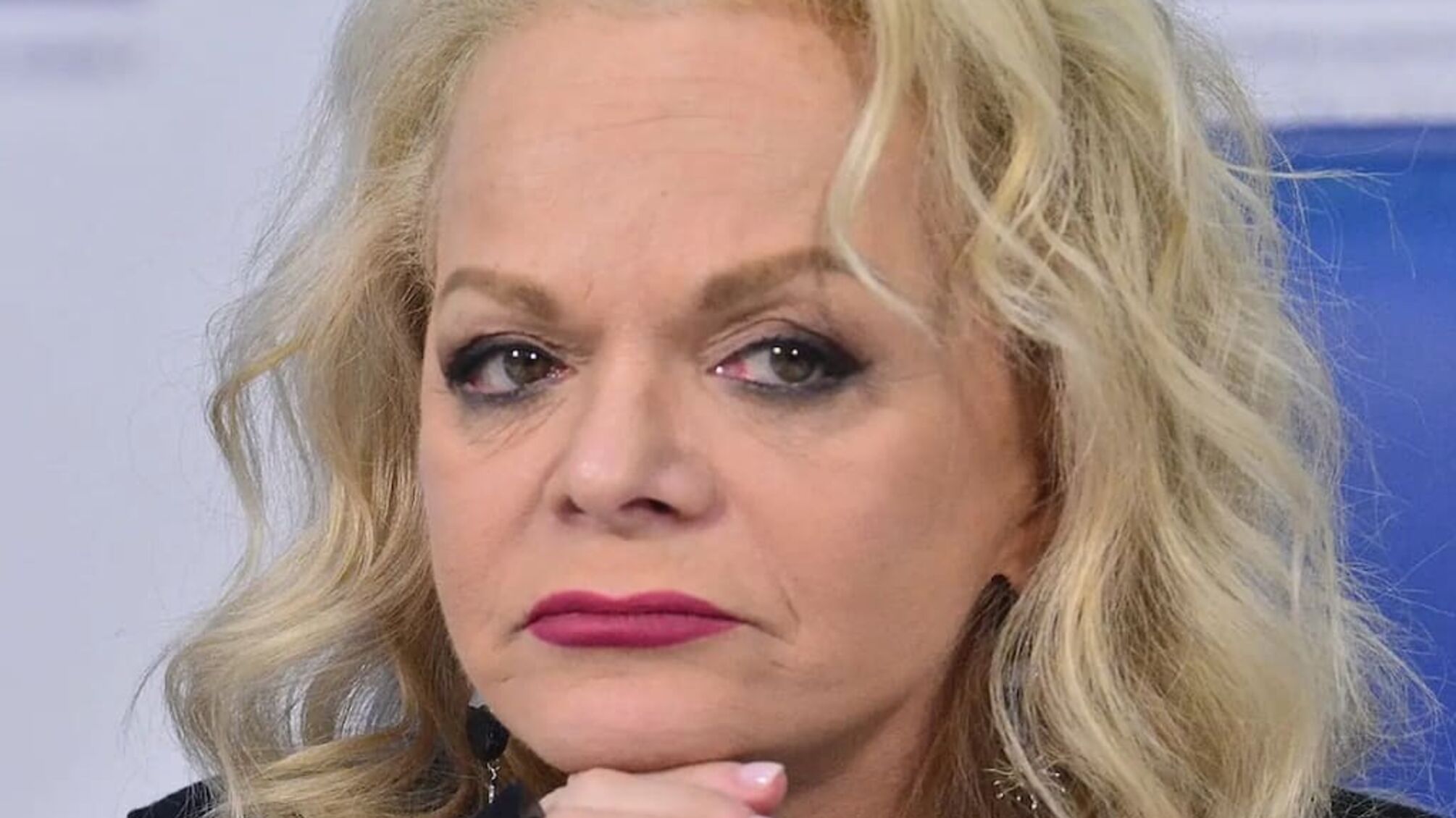 Лариса Доліна заявила, що «шахраї з України» змусили її продати квартиру, а гроші перерахувати на ЗСУ