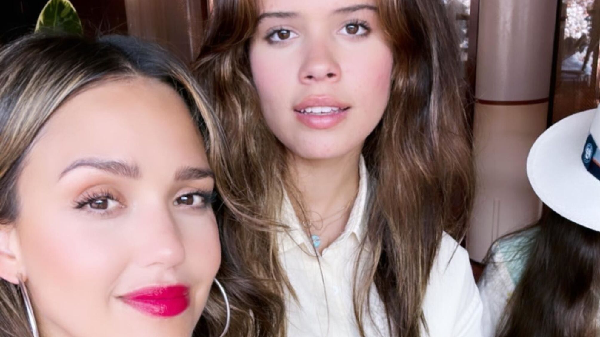 Джессика Альба трогательно поздравила дочь с 13-летием