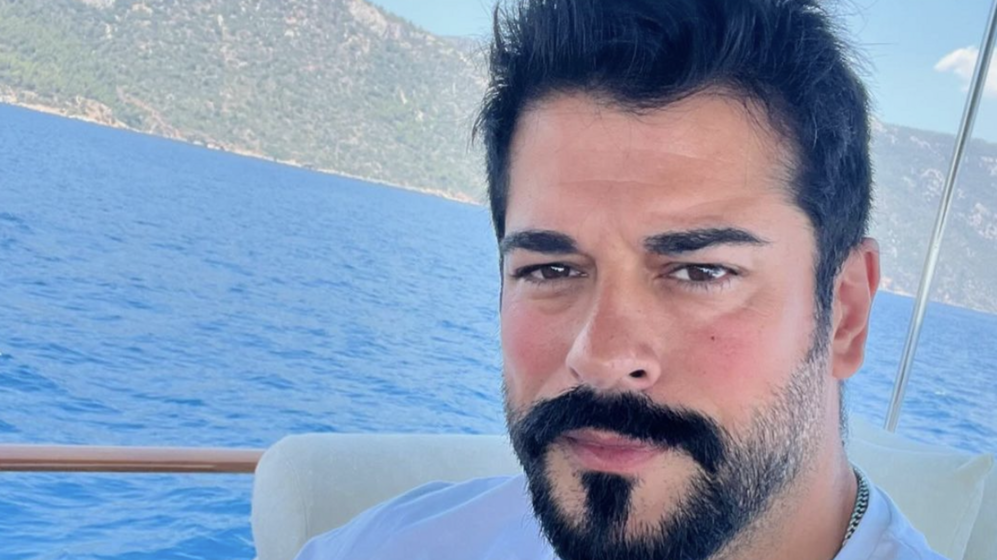 Зірка 'Величного століття' Бурак Озчівіт зніметься у фільмі країни-агресора: що відомо про скандальний проєкт?