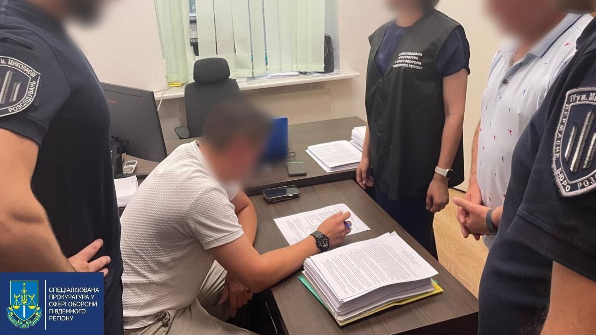 Замість зимового одягу для військових – 18 млн на вітер: ексчиновника Херсонської ОВА підозрюють у недбалості