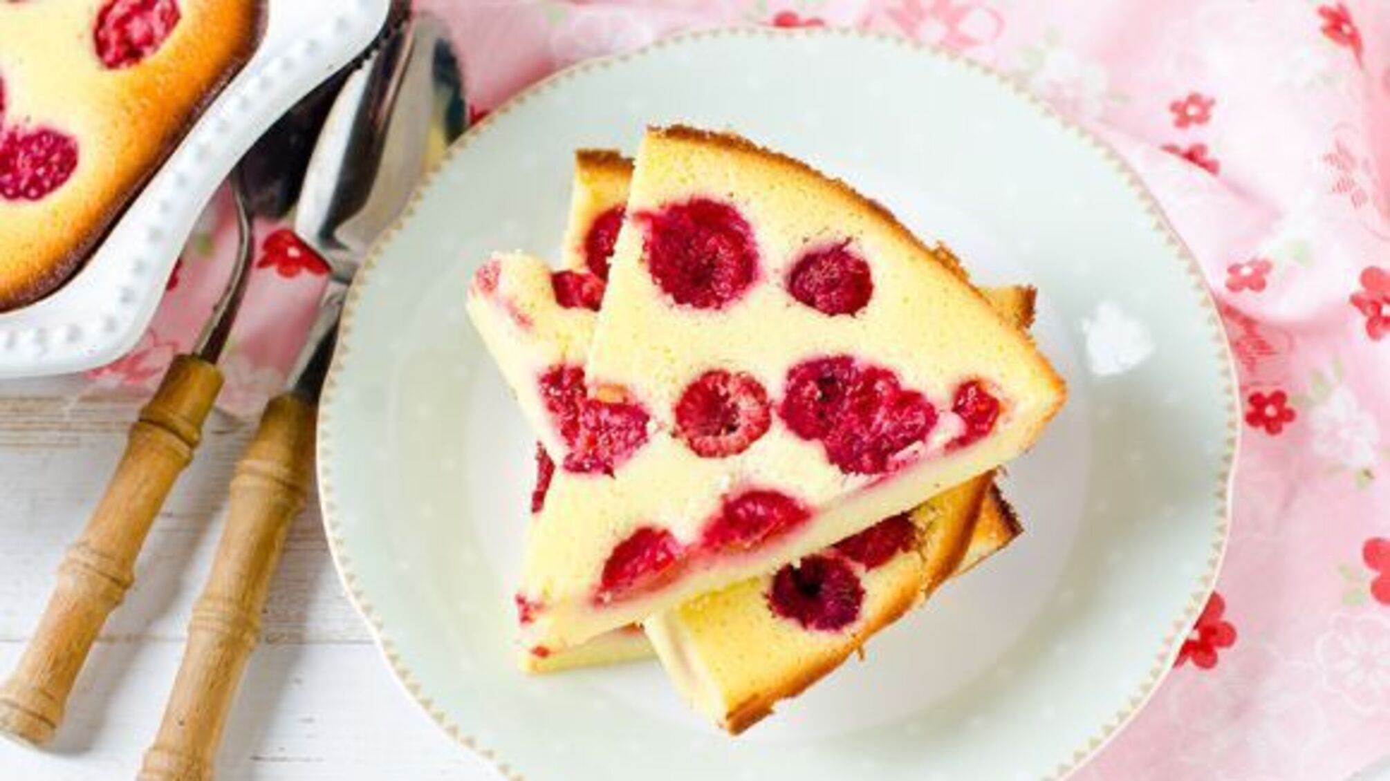 Запіканка з малиною: десерт, який підходить для кожного дня