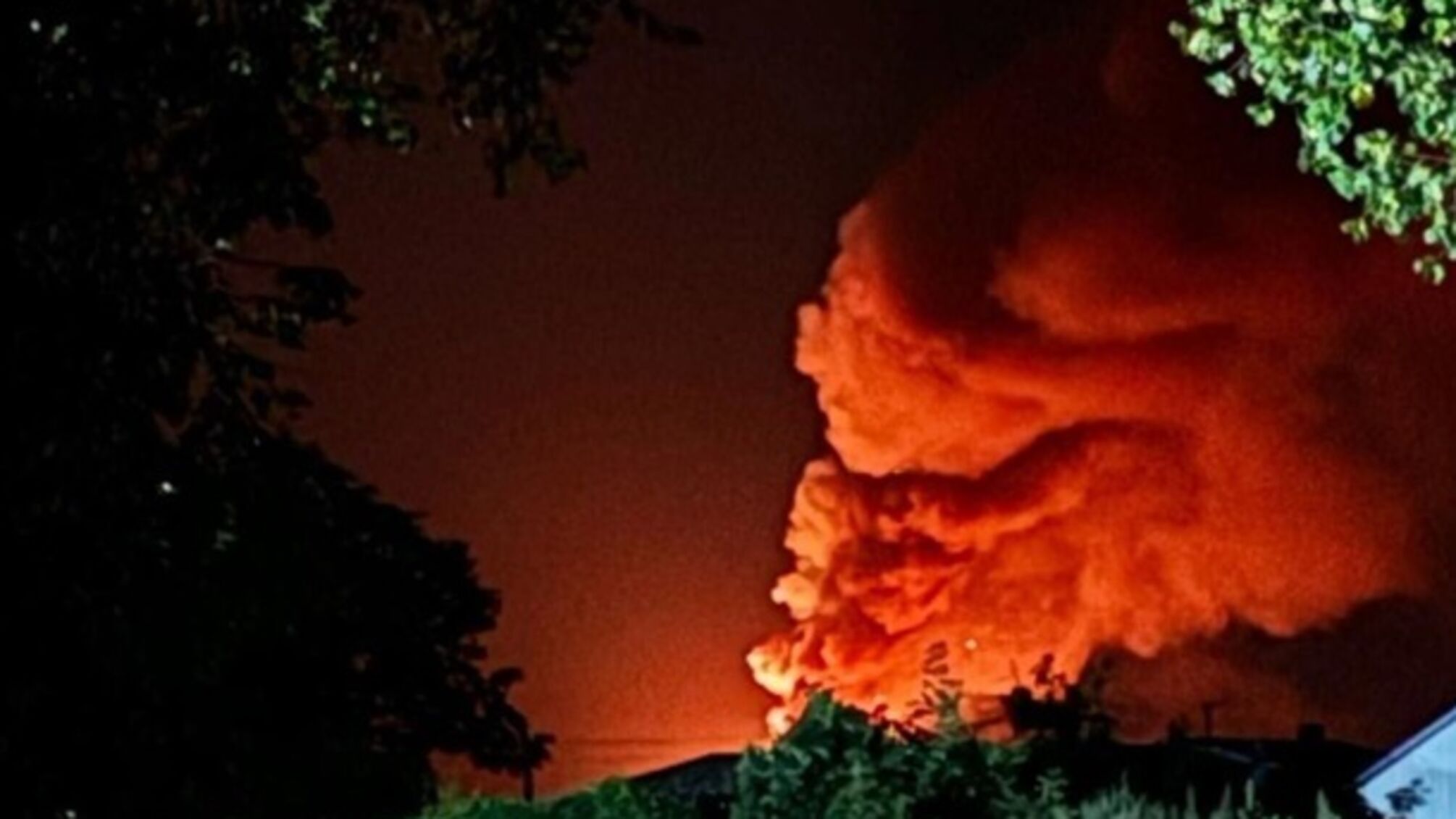 В Воронежской области власти объявили эвакуацию из-за взрывов на складе с боеприпасами