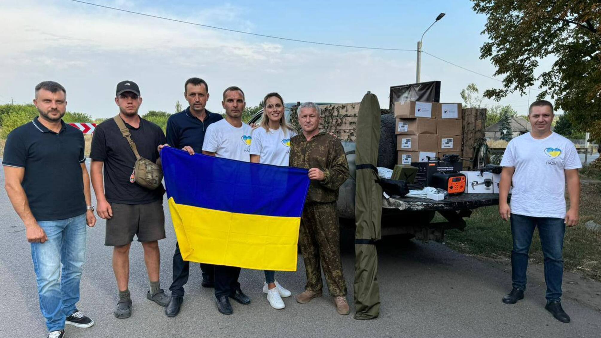 Большая гуманитарная миссия от фонда 'Надежда': помощь военным и больницам