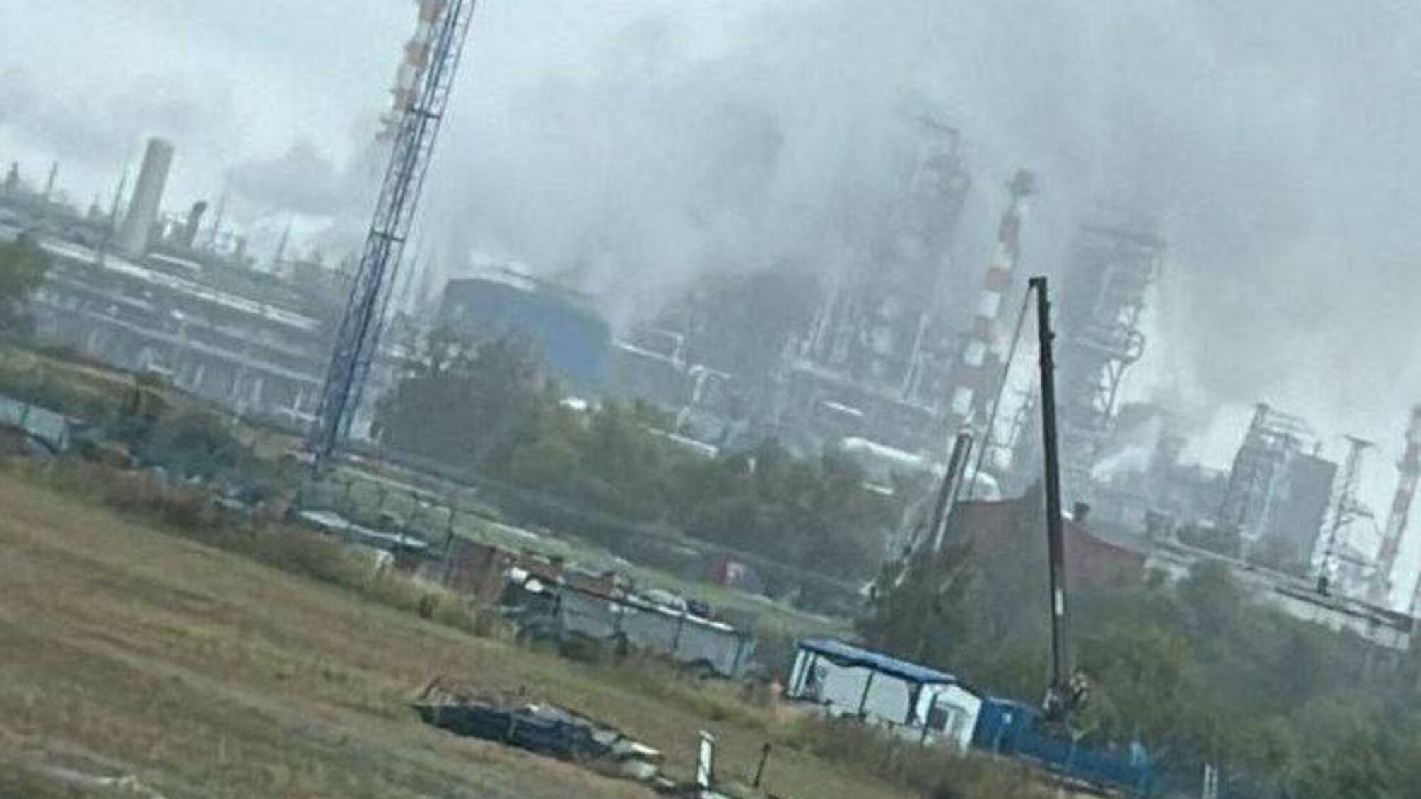 Вибух на нафтопереробному заводі в Омську: є постраждалі