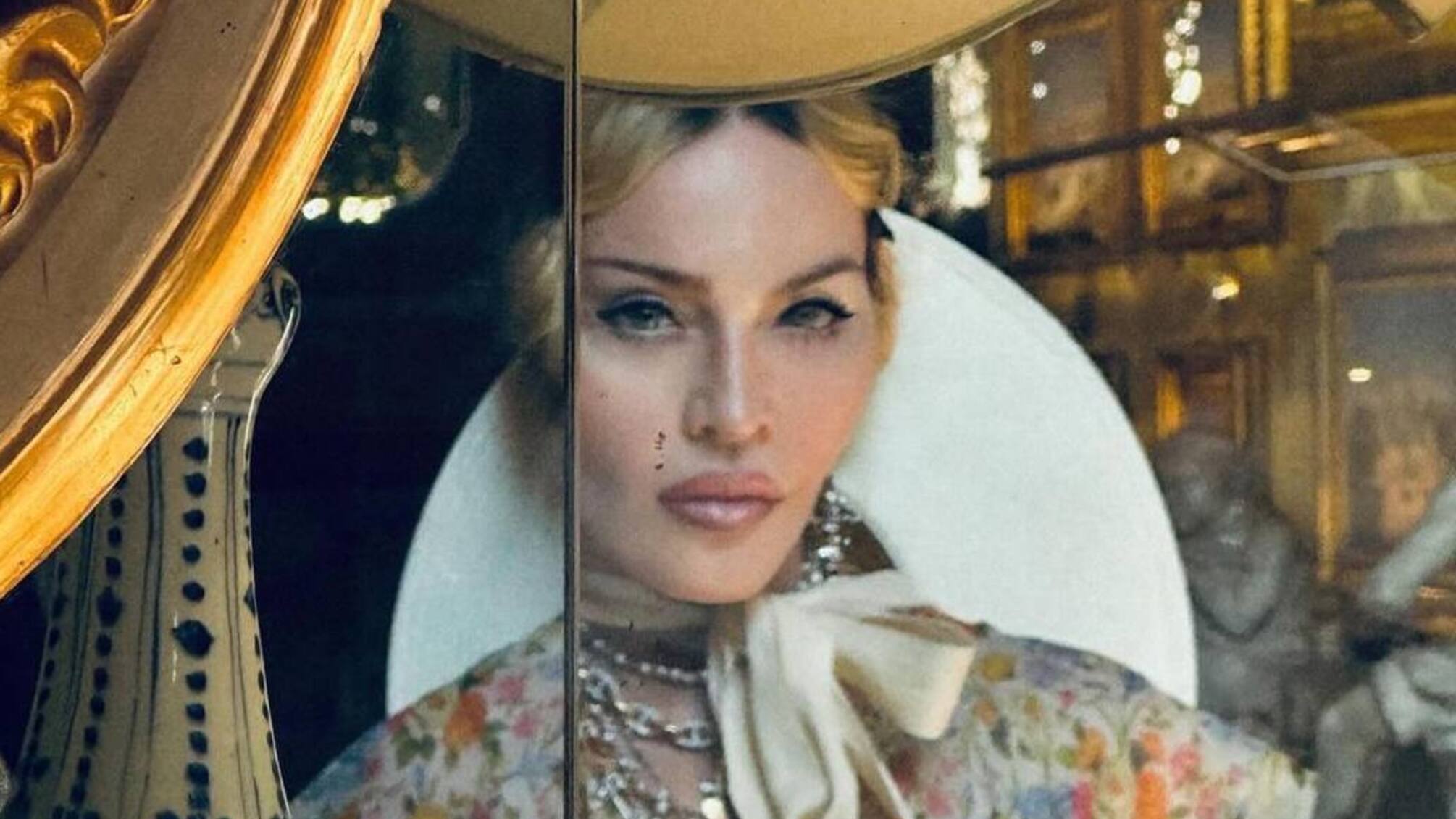 Мадонна в Римі продемонструвала капелюх від українського бренду Ruslan Baginskiy