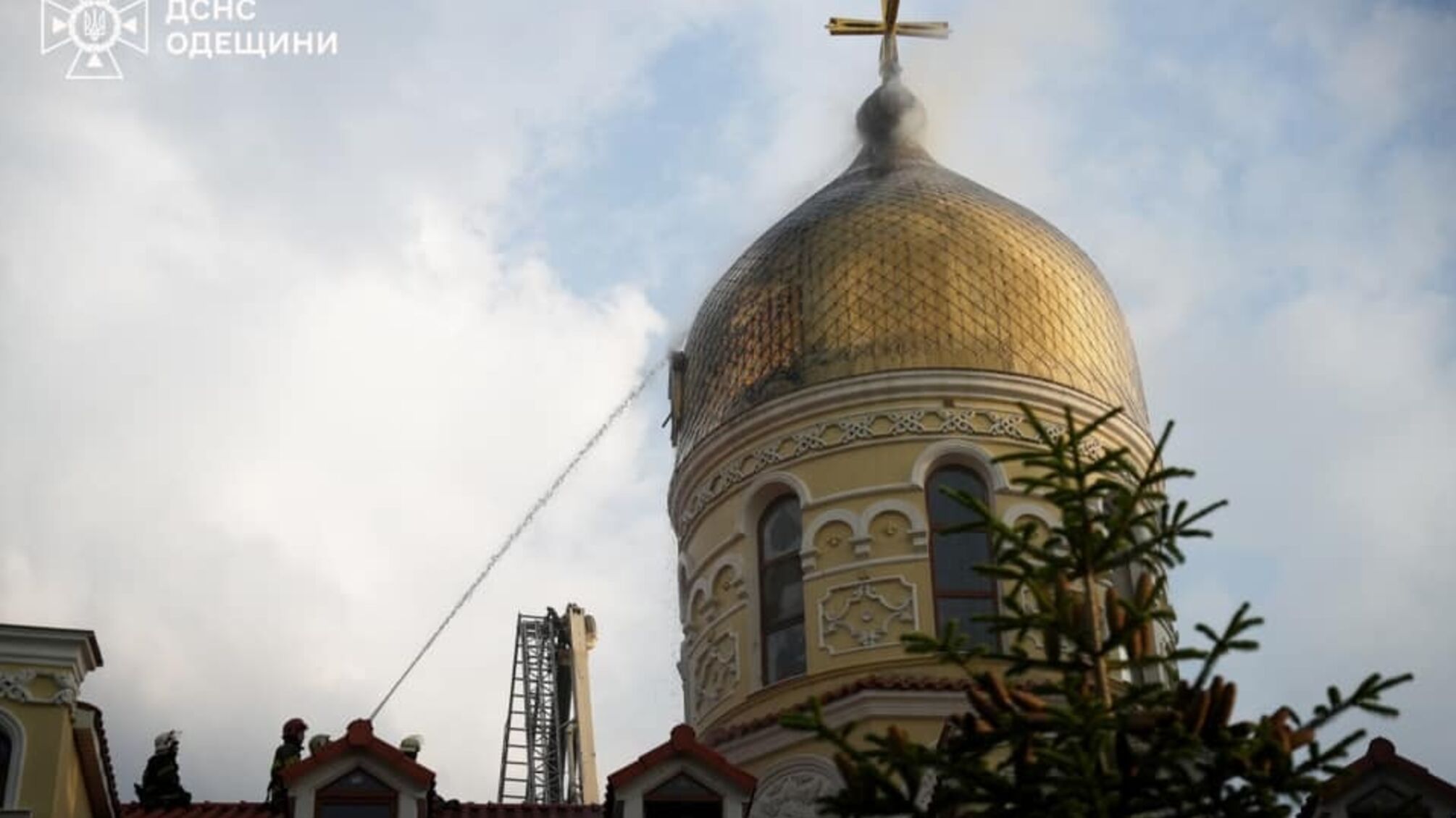 Блискавка влучила в монастир на Одещині: без постраждалих