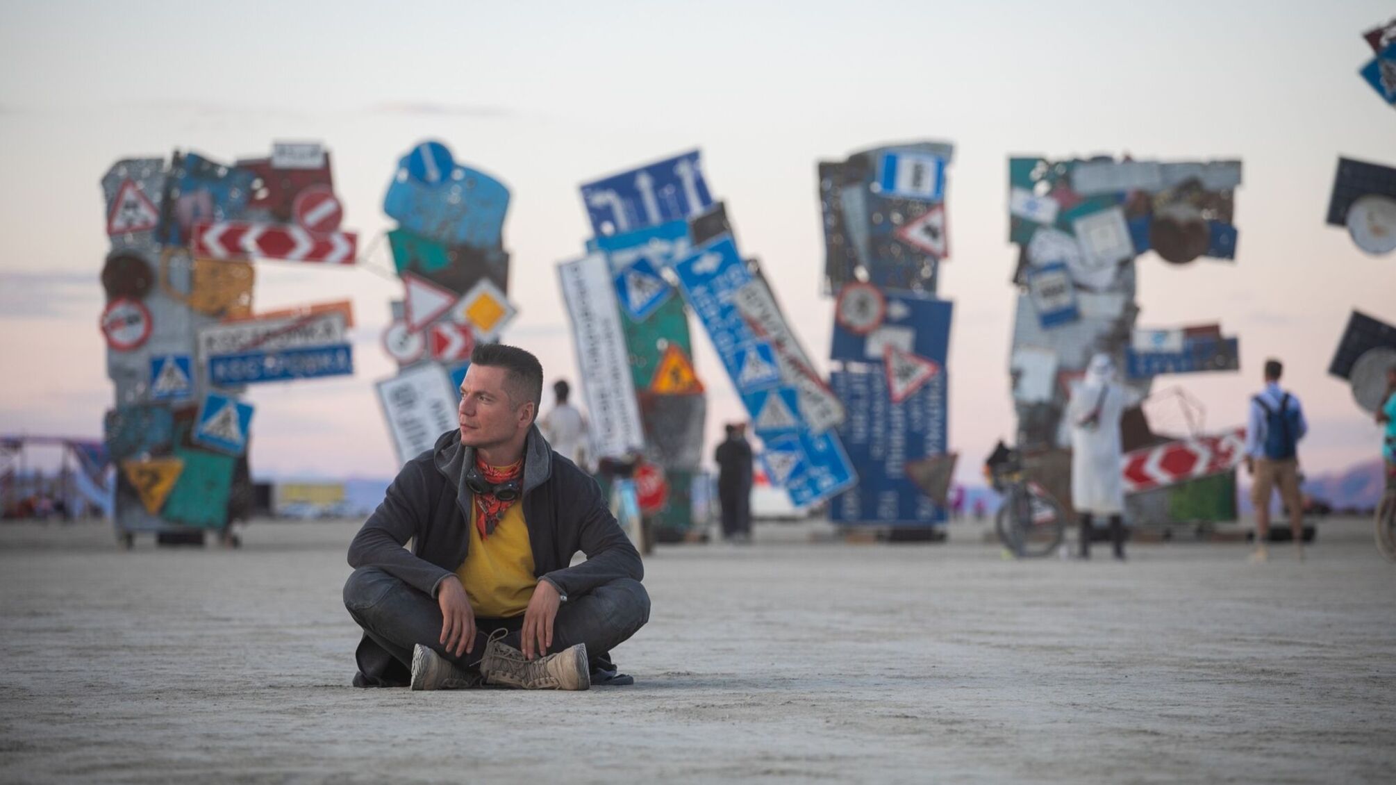 Українські артефакти війни в пустелі Блек-Рок на фестивалі Burning Man