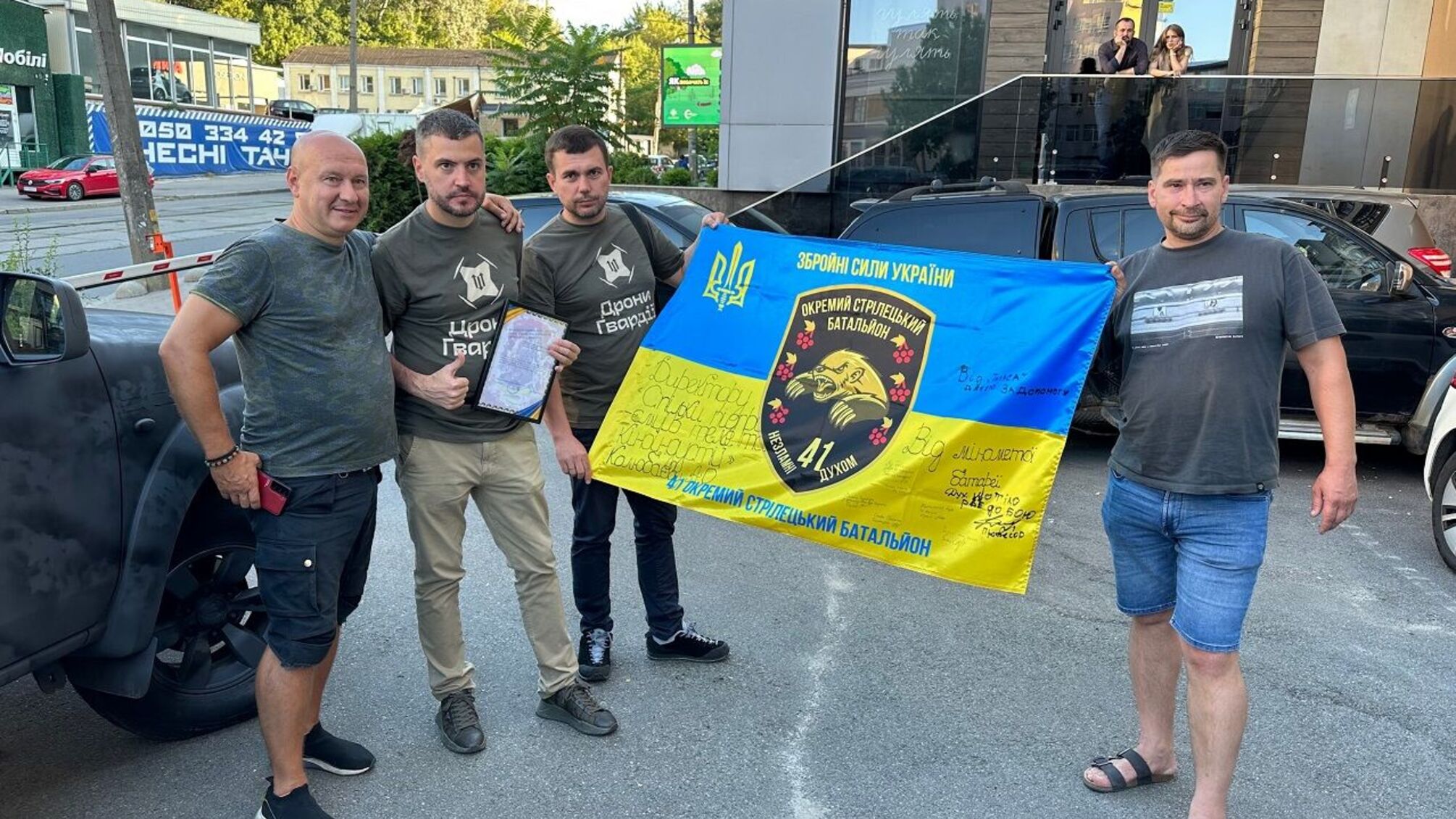 Волонтери передали 2300 авто для ЗСУ: підтримка української армії від 'Спілки підприємців теле- та кіноіндустрії'