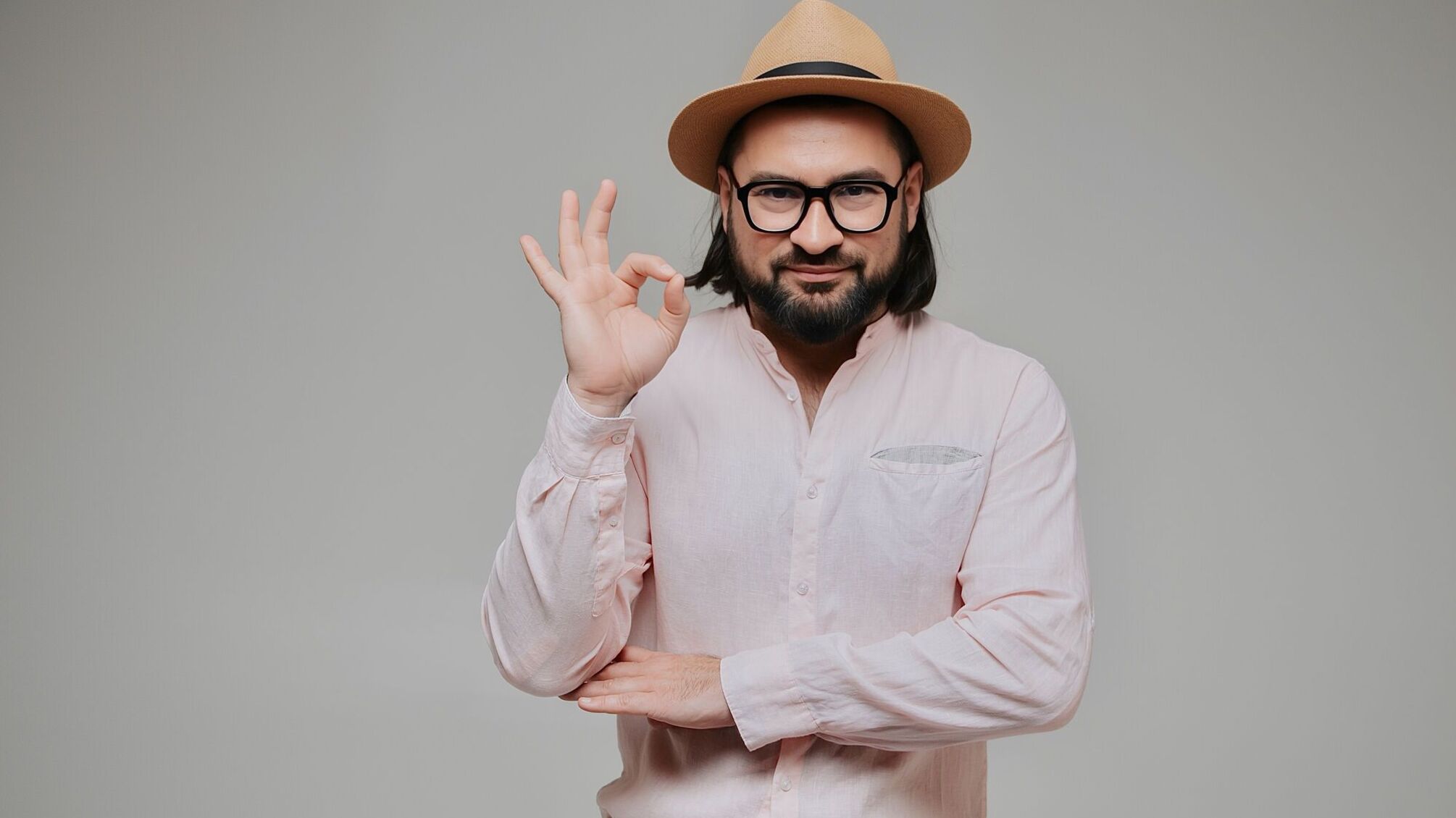 Жетілген әйелдермен ауыр порно Трусикамды аяғымның арасына иіскеп, жалауға мәжбүр етті