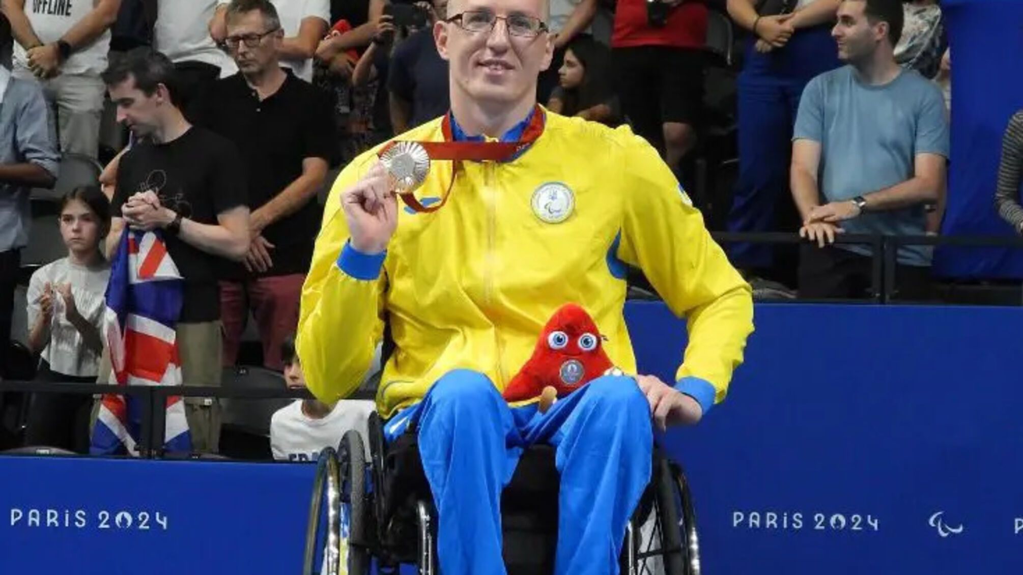 Украинский пловец Александр Комаров установил паралимпийский рекорд, выиграв 'золото' на Паралимпиаде-2024