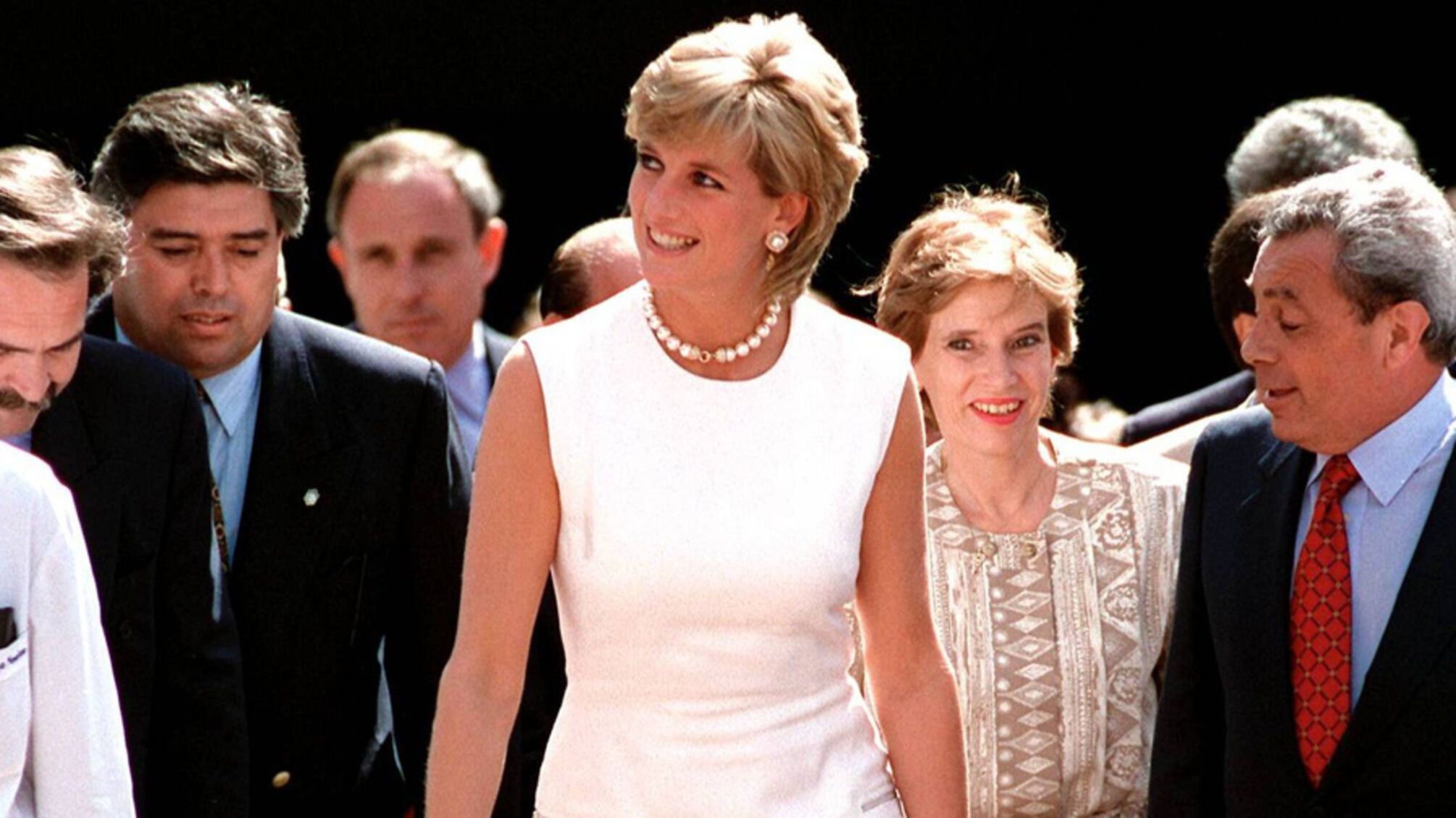 На річницю смерті Діани: в Лондоні знову море квітів і пам'ятні плакати