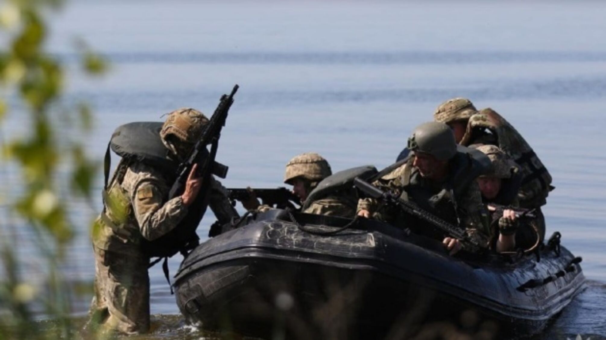 Спецназовцы ГУР уничтожили вражескую технику и укрепления на Тендровской косе