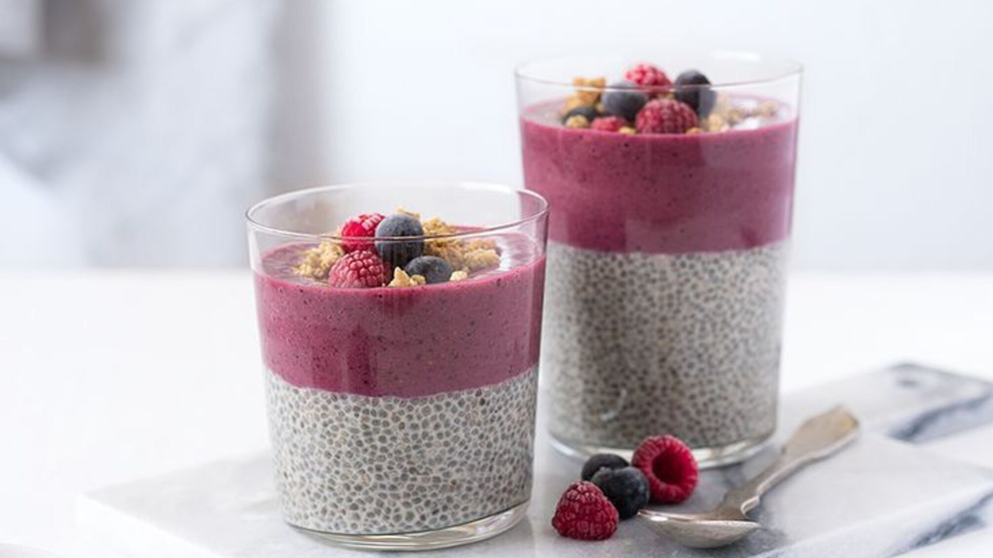 Чіа пудинг з лохиною: корисний та смачний десерт