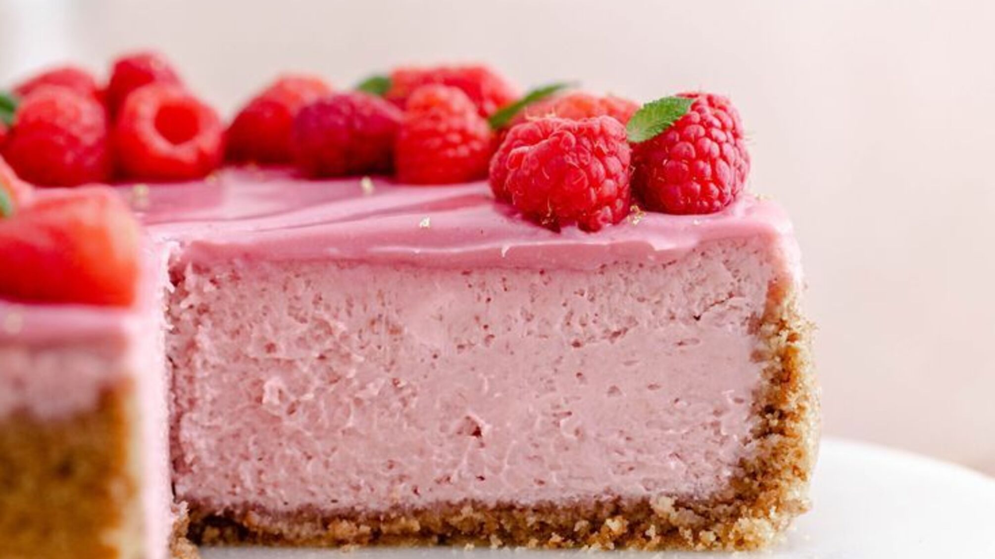 Ідеальний малиновий чізкейк для особливих моментів