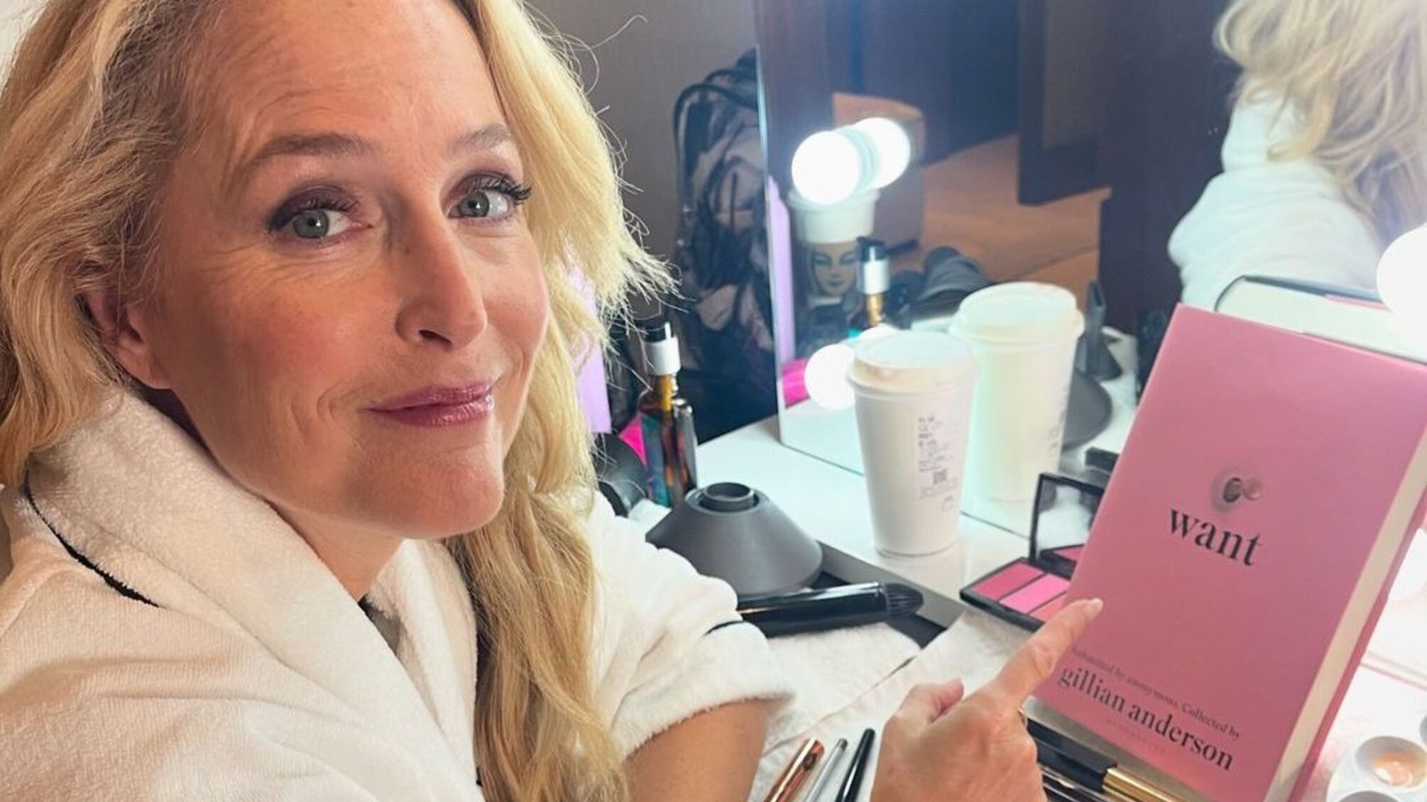 Джиллиан Андерсон создала книгу «Хочу», где поделилась сексуальными фантазиями женщин со всего мира