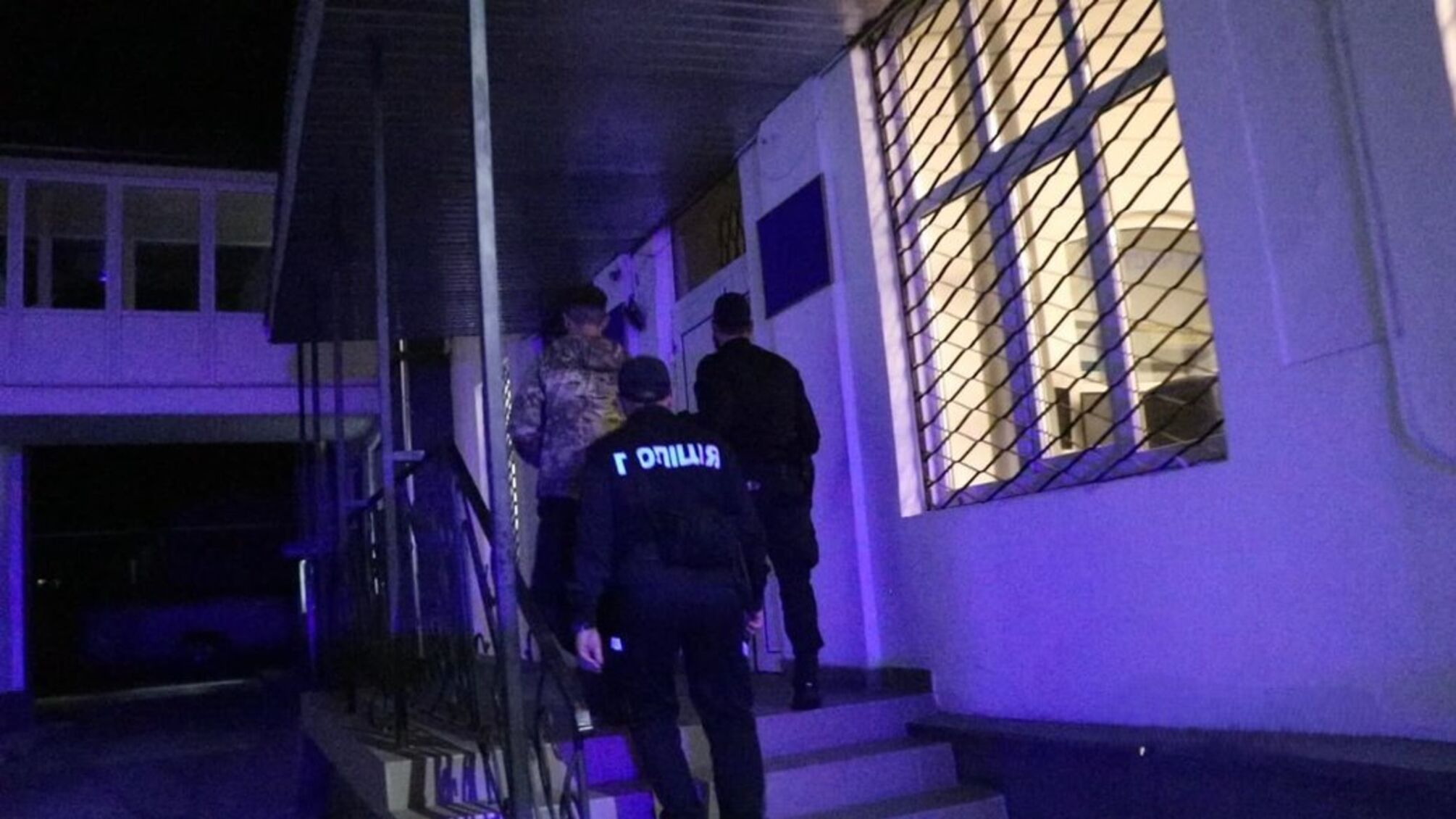 Драка с военным во Франковске: полиция задержала трех человек, один из которых уже имел судимость