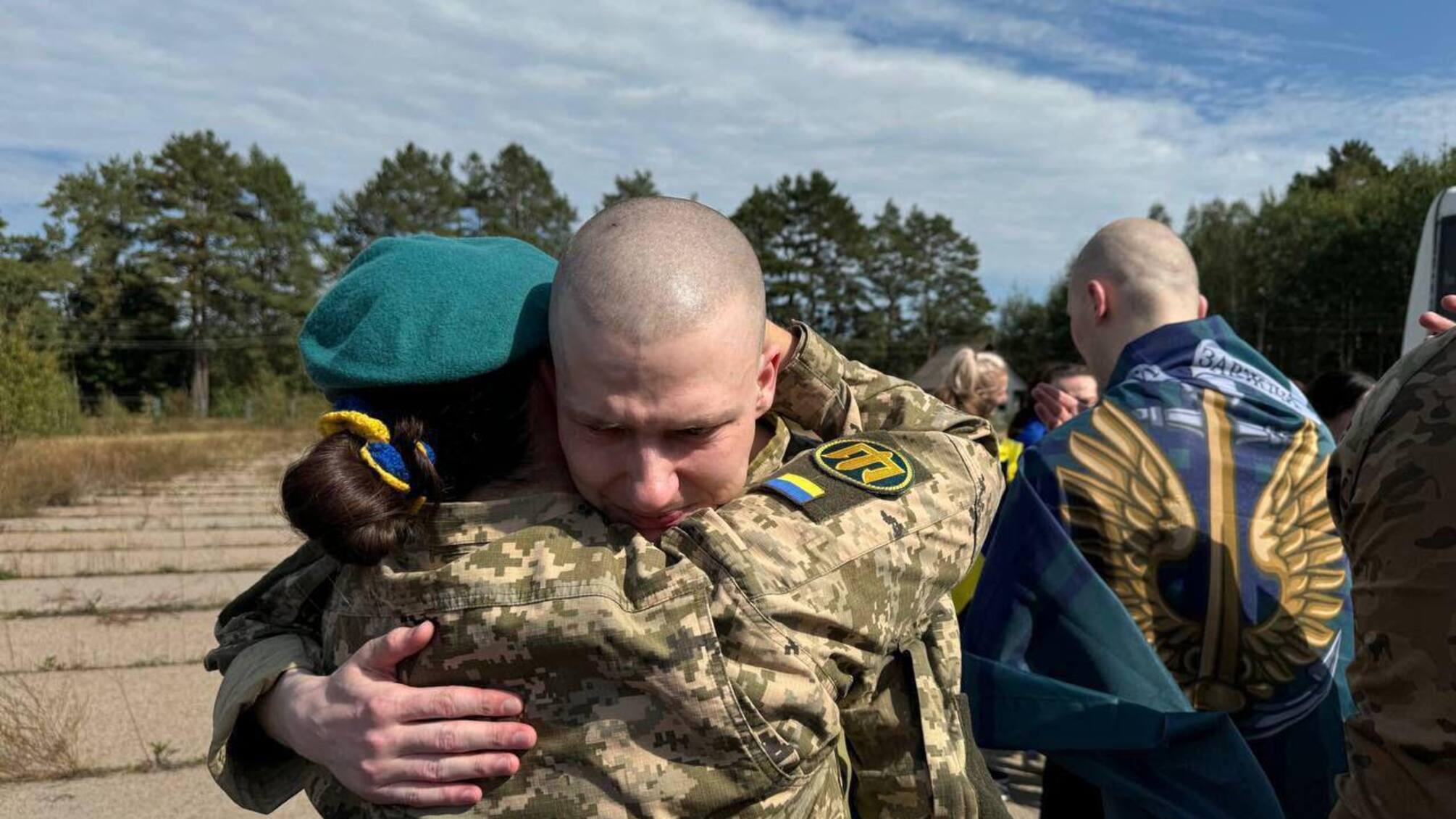 Возвращение героев: 49 украинцев освобождены из российской неволи