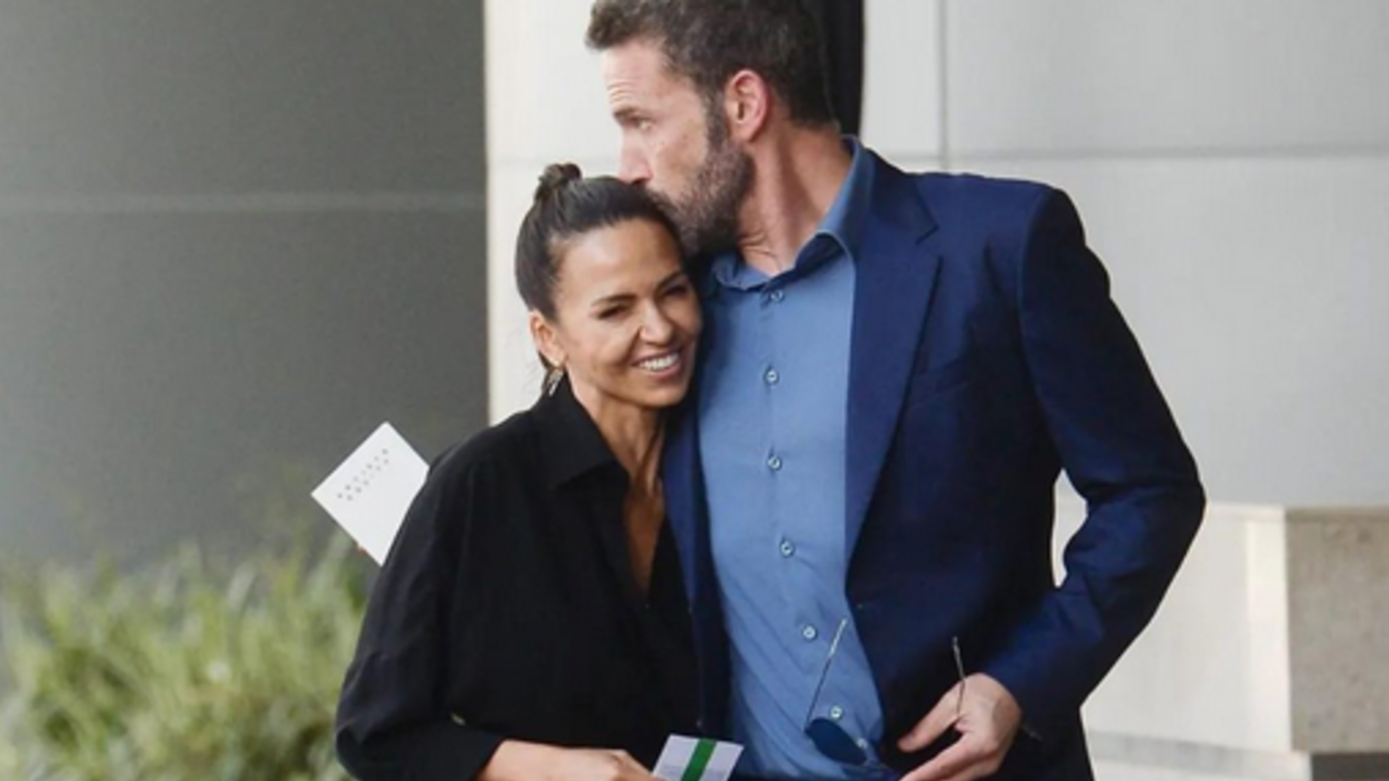 Бена Аффлека сфотографували за поцілунком з дружиною Метта Деймона