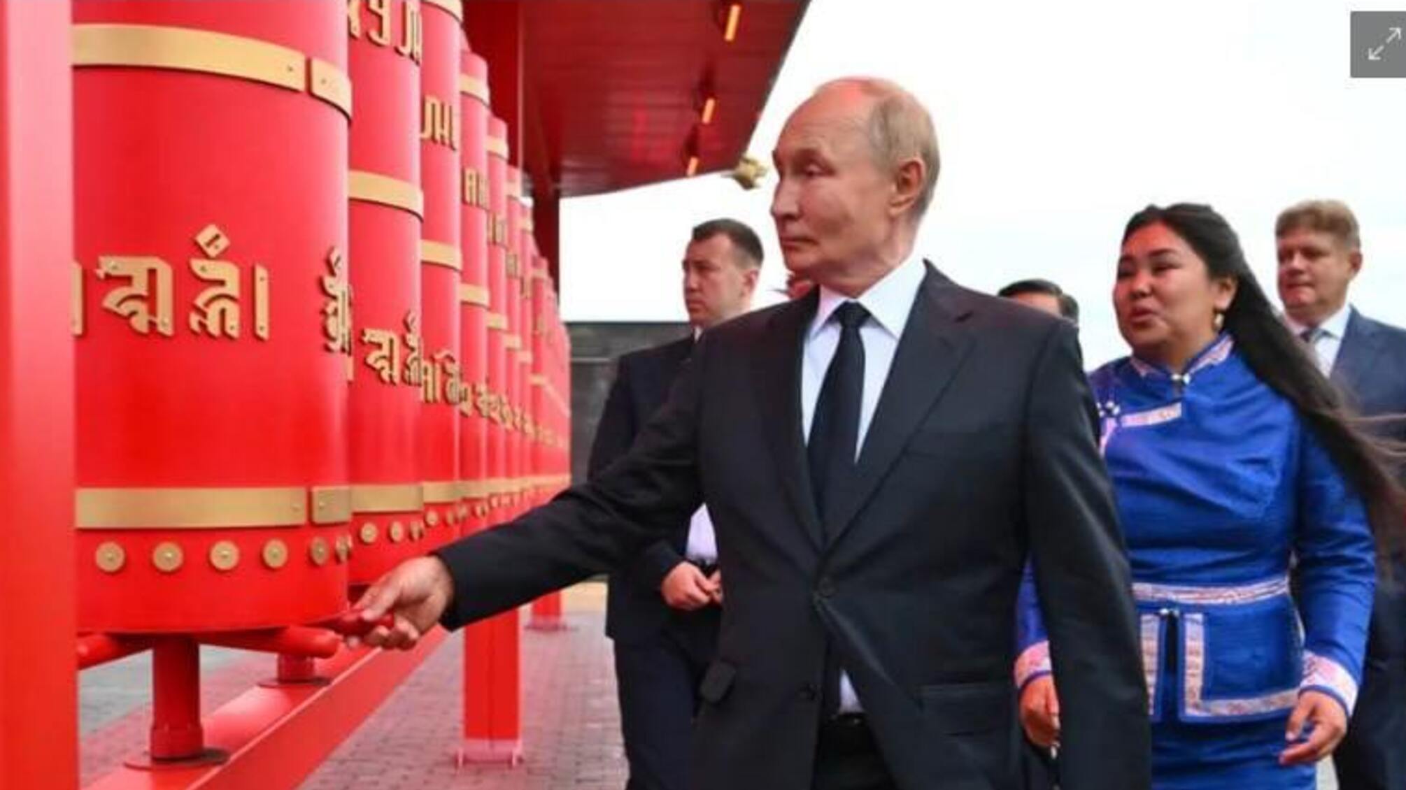 Путин якобы консультировался с монгольскими шаманами