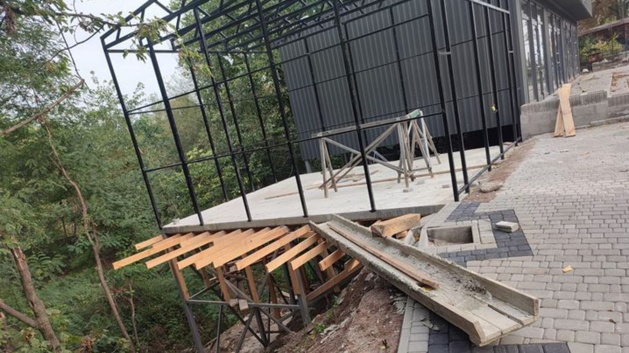 Такі конструкції встановлюють недалеко від центра Олевська